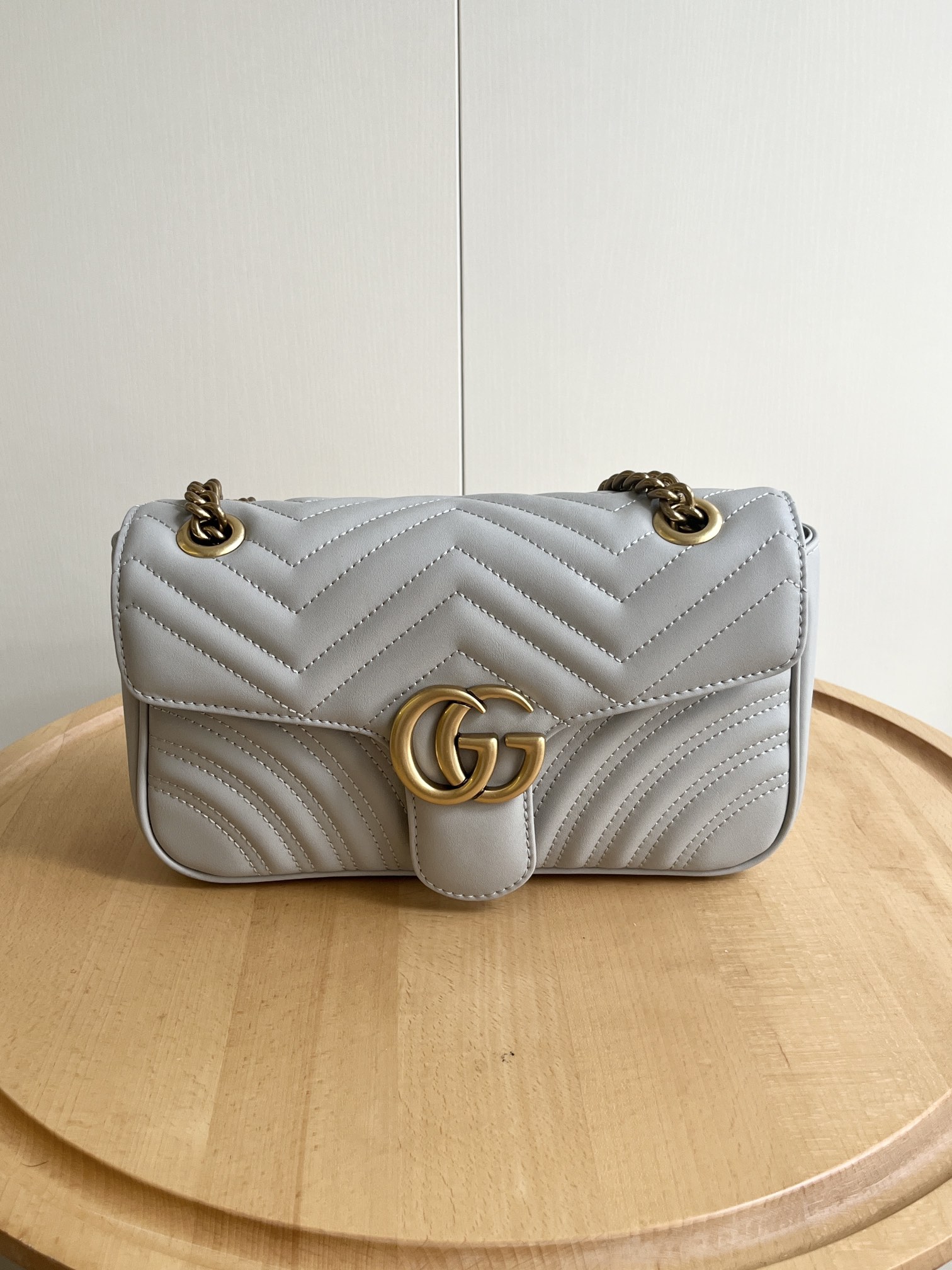 $25.99 GUCCI 443497 X2319 gallery