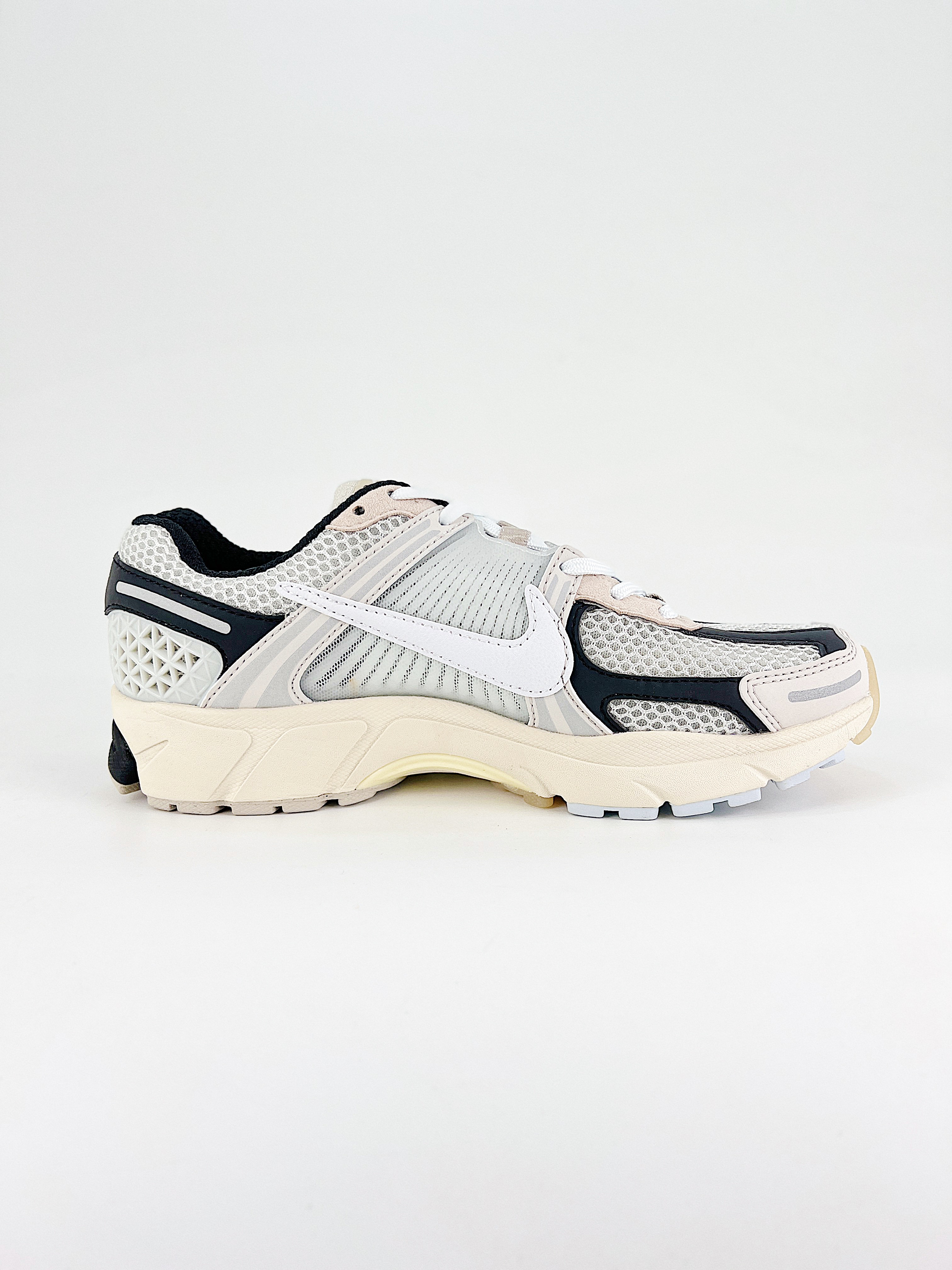 $25.99 Nike Zoom Vomero X5886 gallery