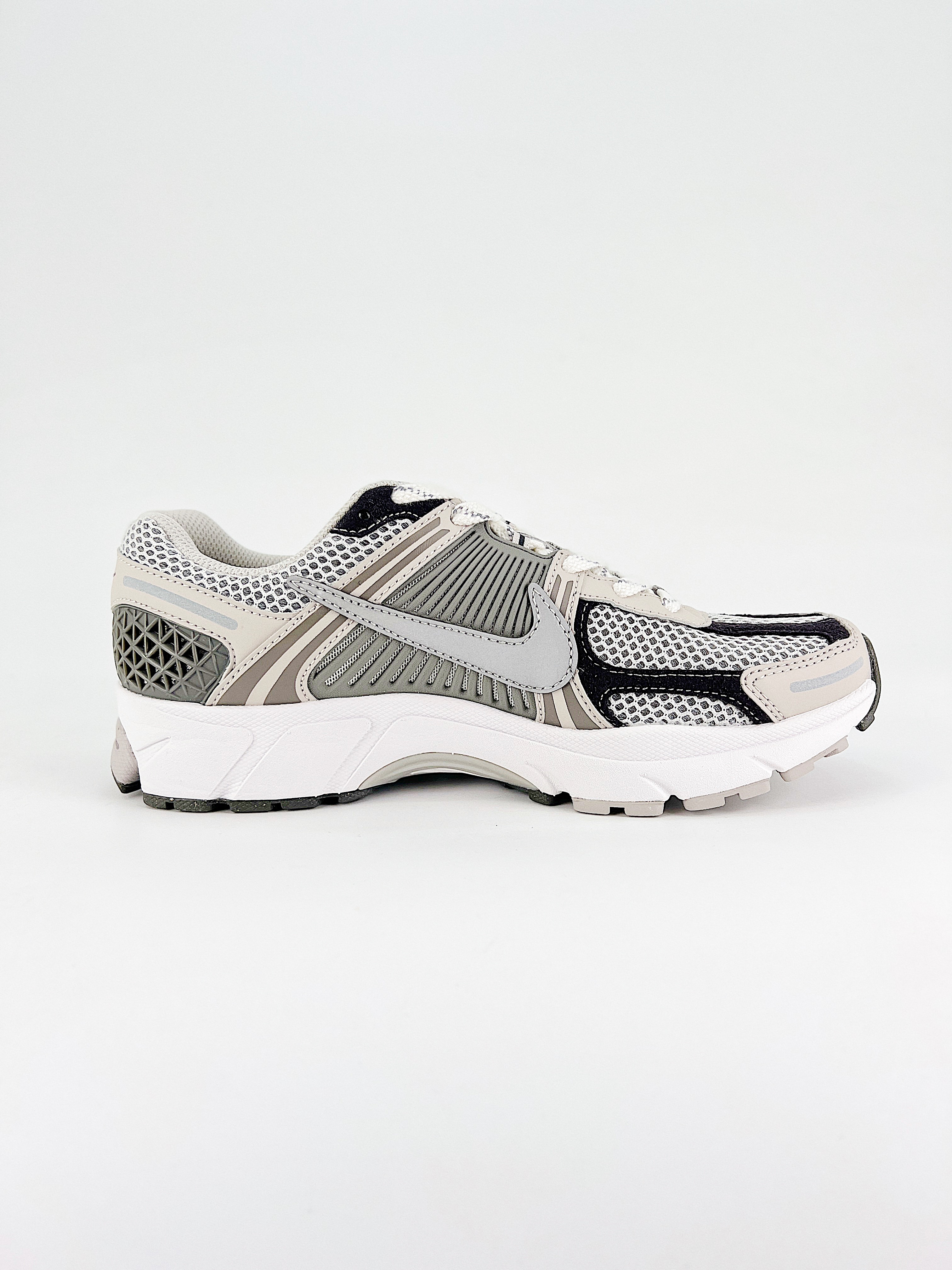 $25.99 Nike Zoom Vomero X5886 gallery