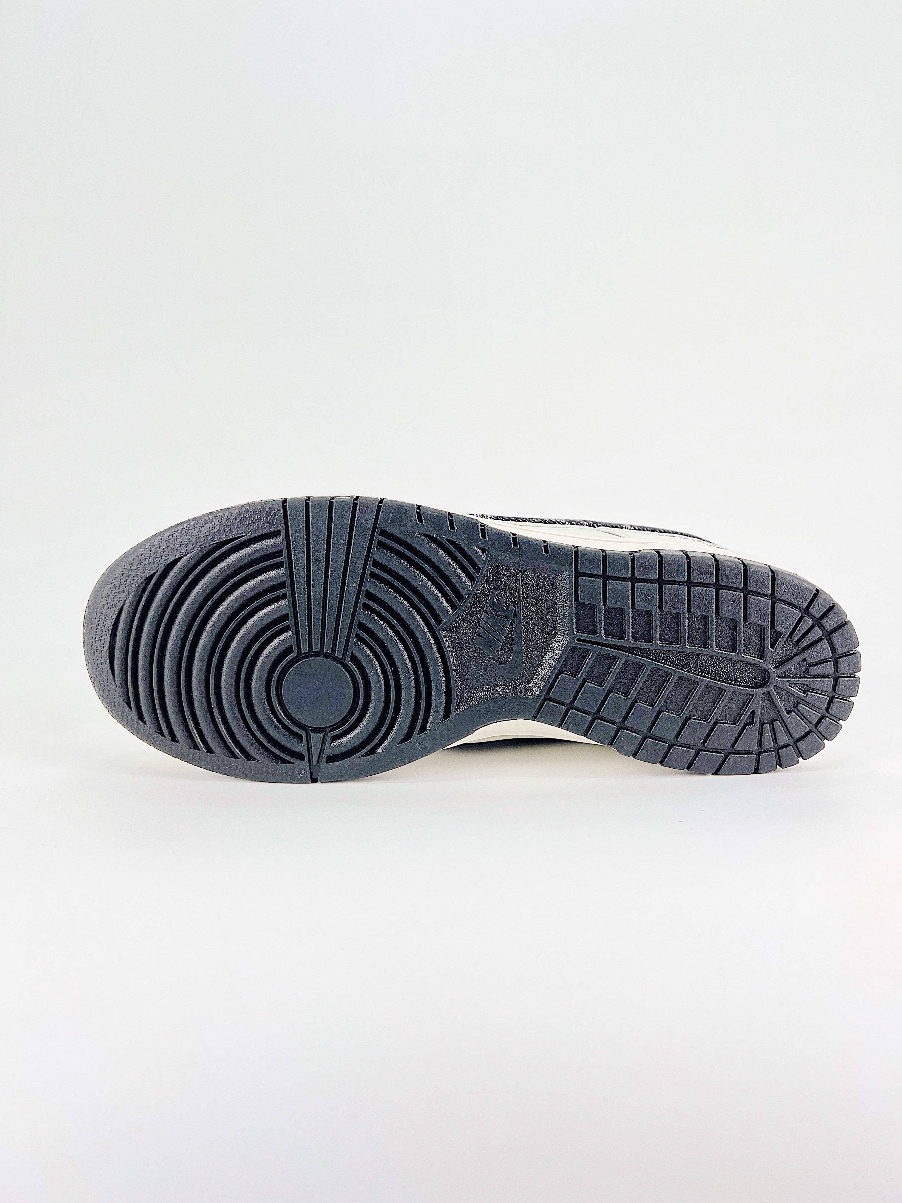 $26.99 NIKE DUNK SB LOW X5860 gallery