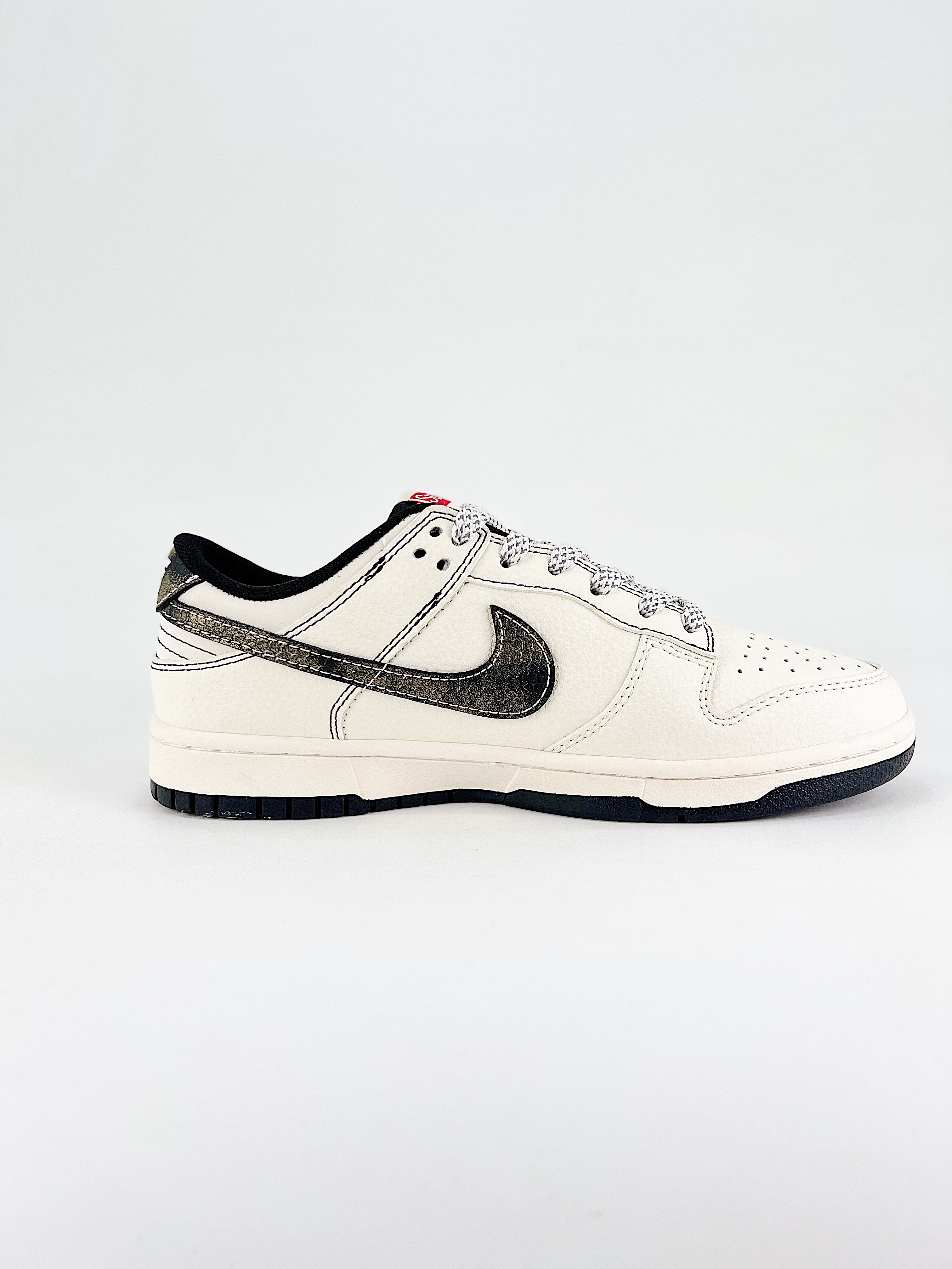 $26.99 NIKE DUNK SB LOW X5860 gallery