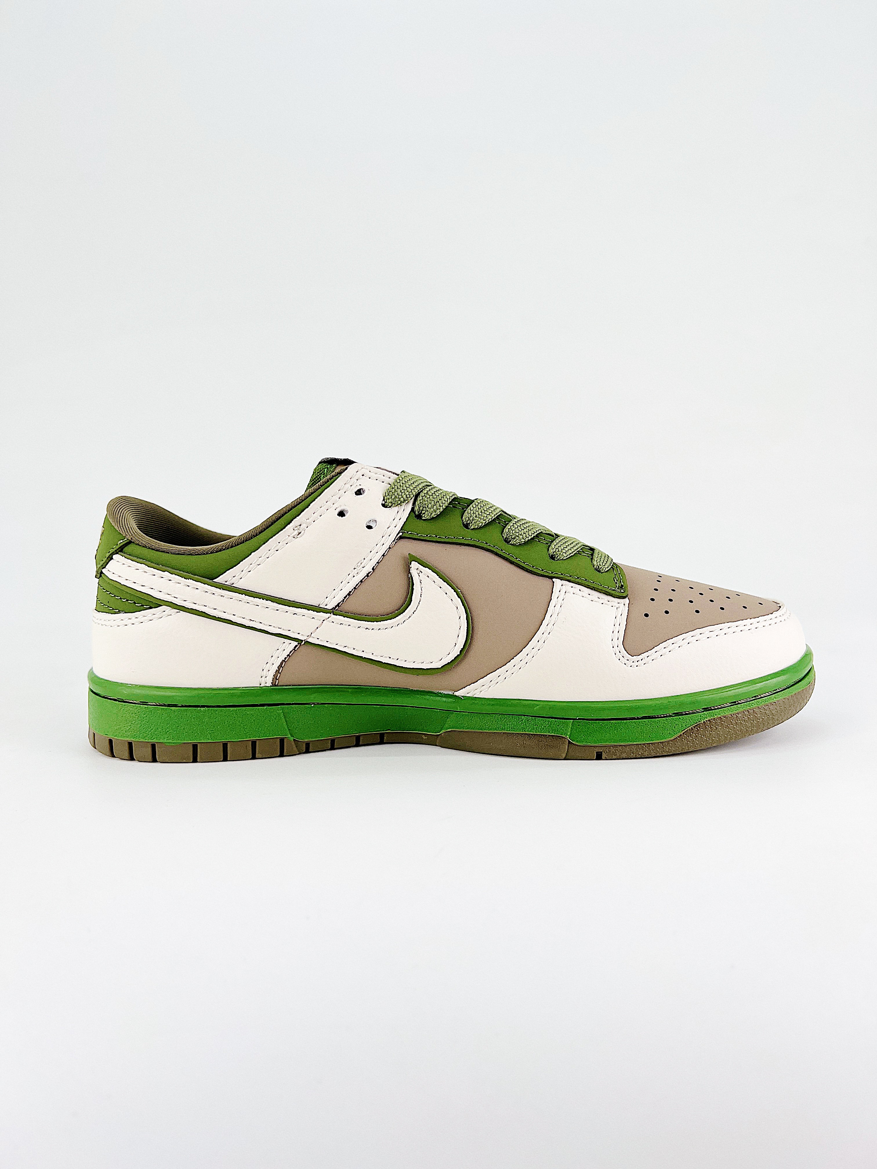 $26.99 NIKE DUNK SB LOW X5860 gallery