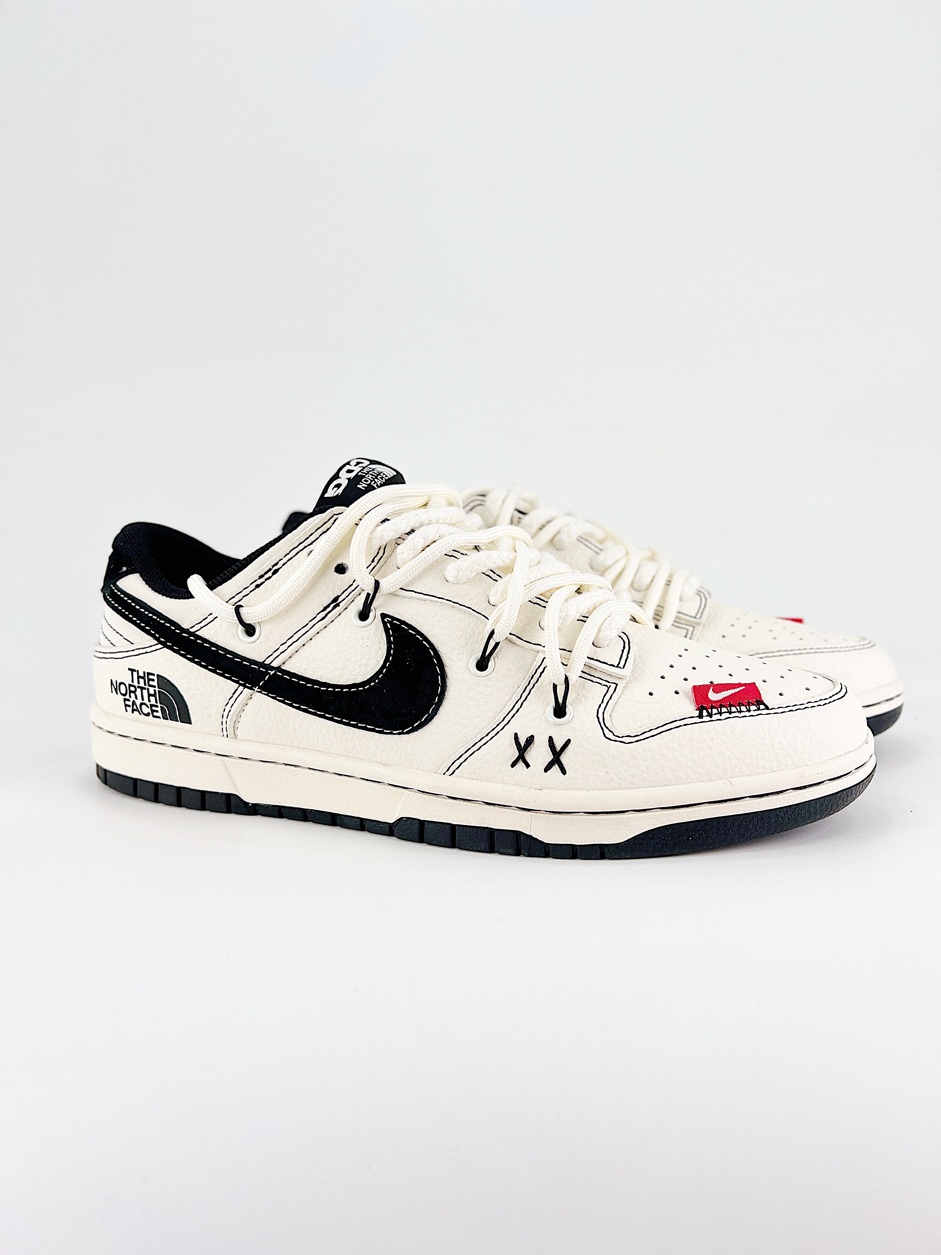 $26.99 NIKE DUNK SB LOW X5860 gallery