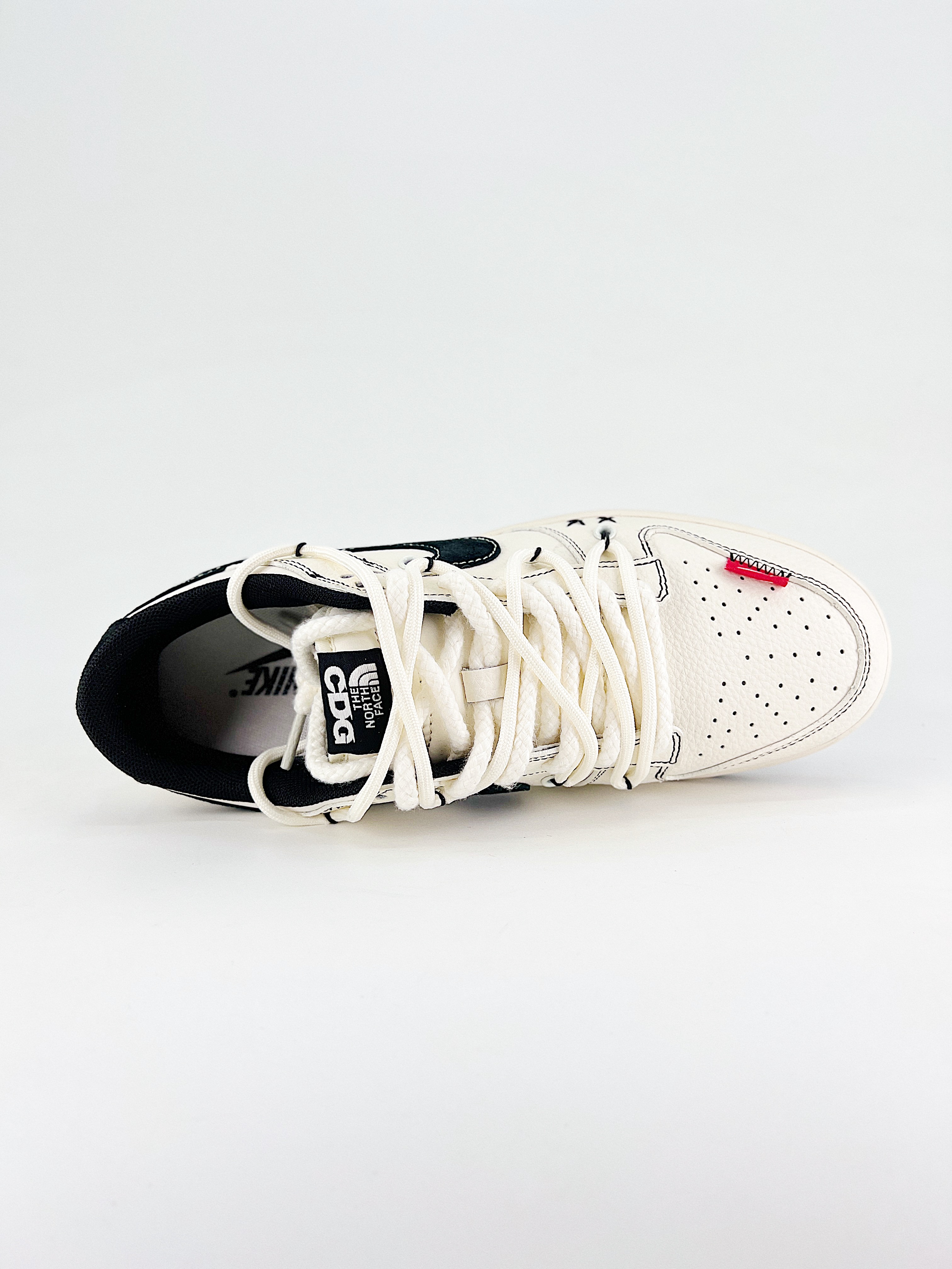 $26.99 NIKE DUNK SB LOW X5860 gallery