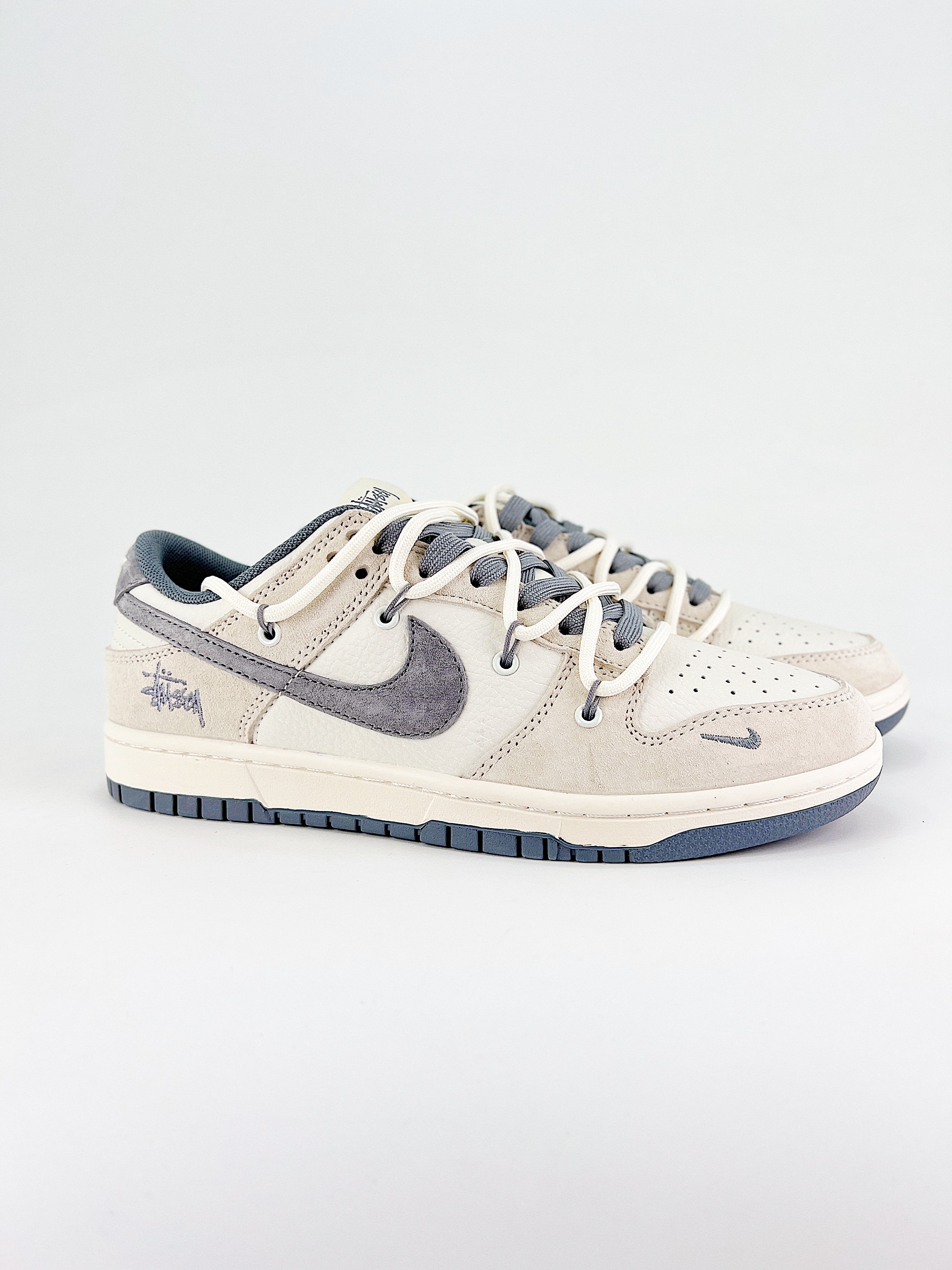 $26.99 NIKE DUNK SB LOW X5860 gallery
