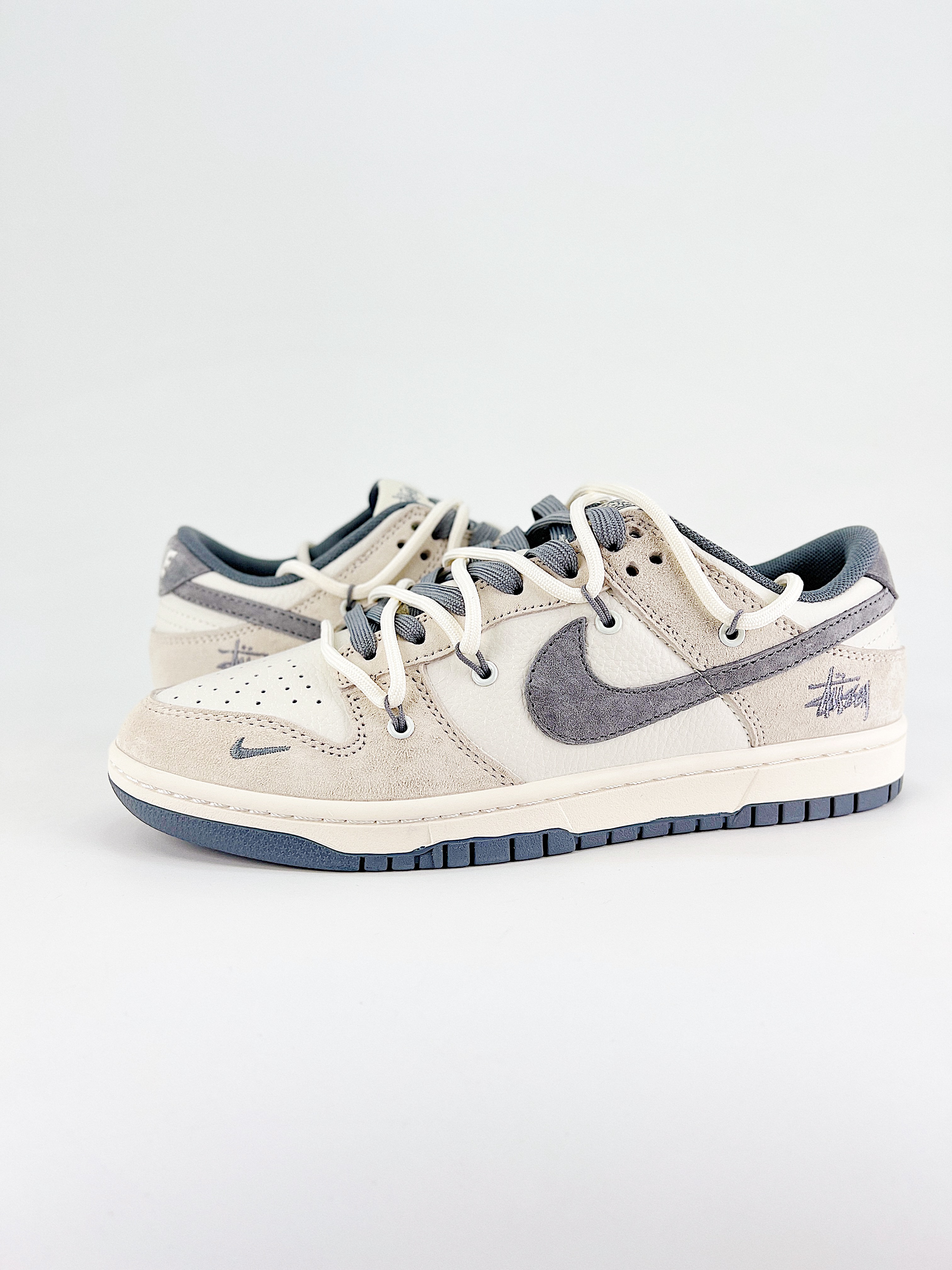 $26.99 NIKE DUNK SB LOW X5860 gallery