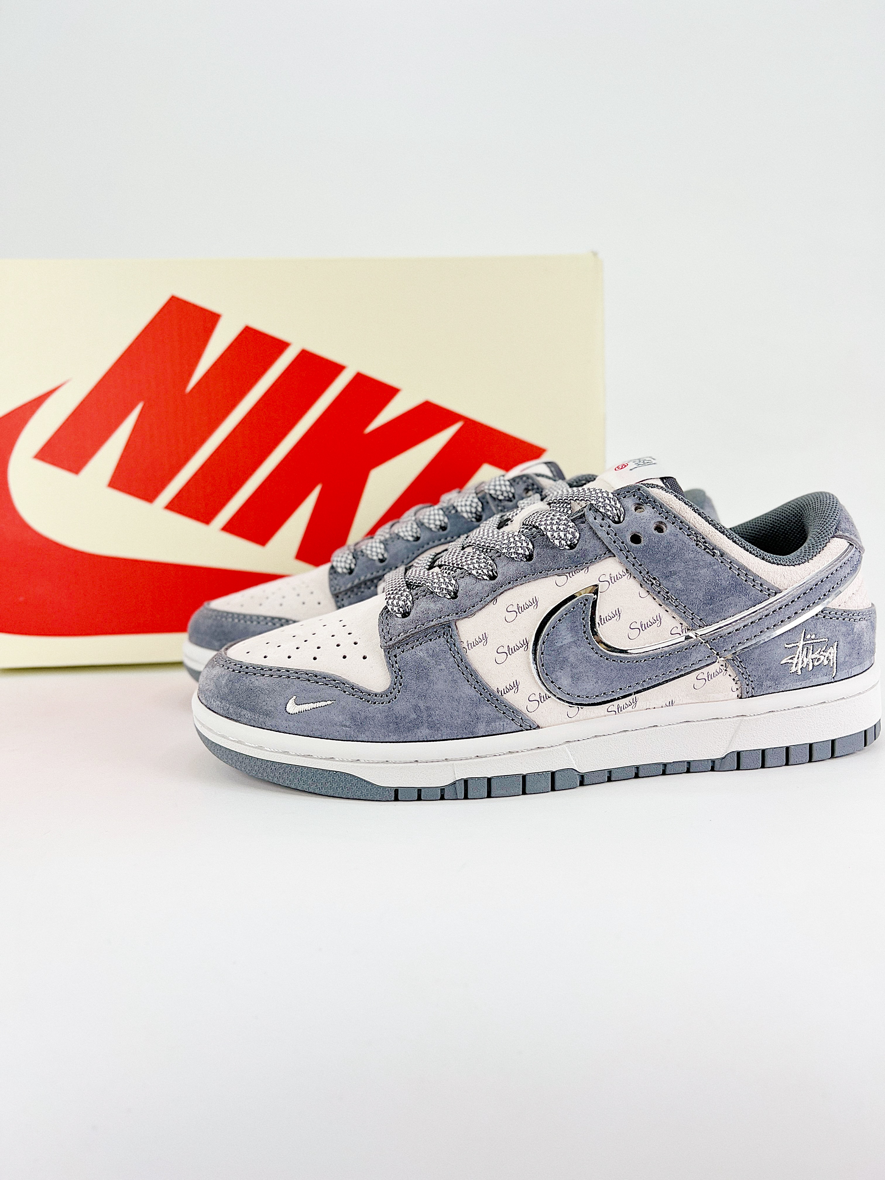 $26.99 NIKE DUNK SB LOW X5860 gallery