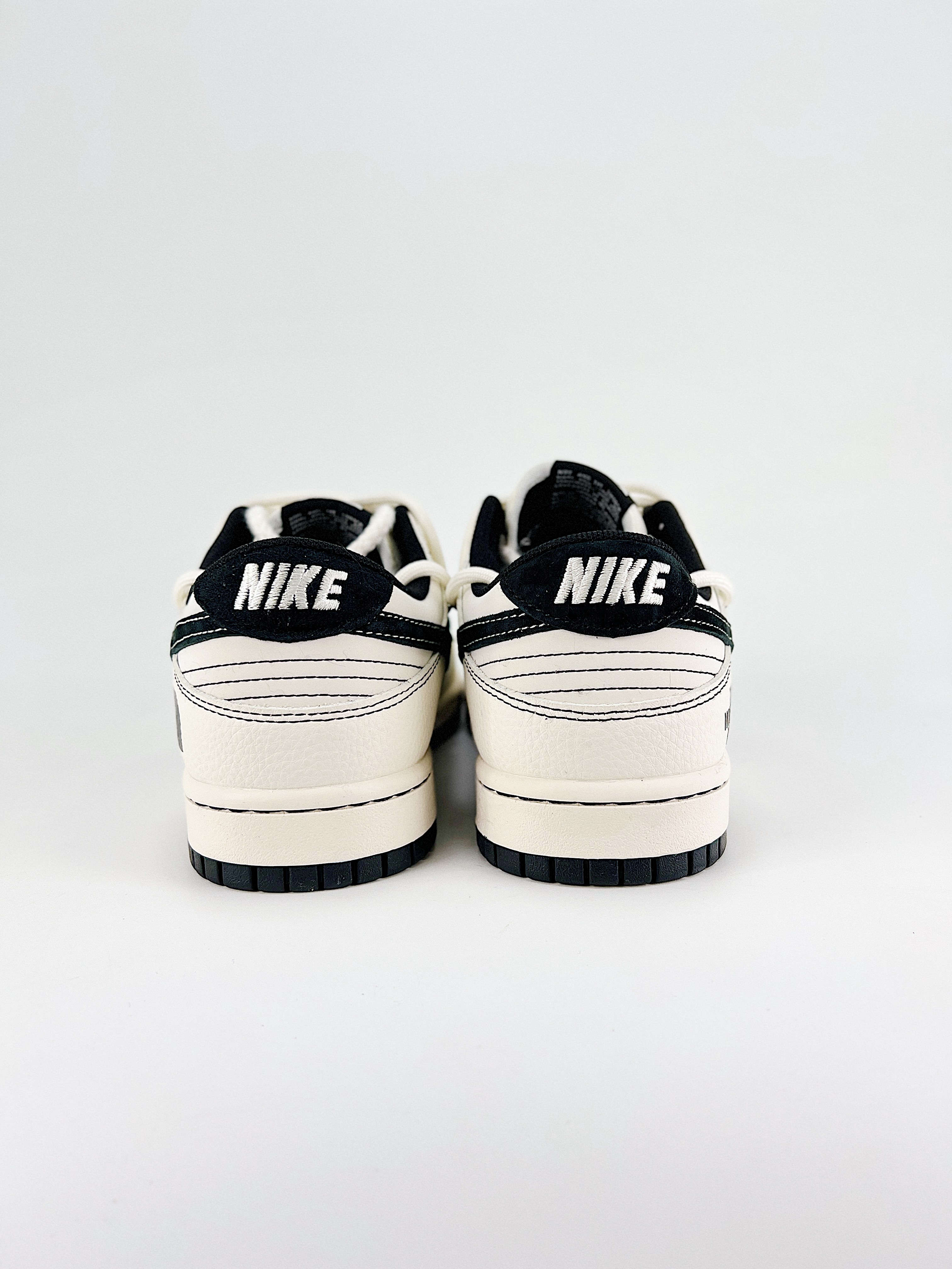 $26.99 NIKE DUNK SB LOW X5860 gallery