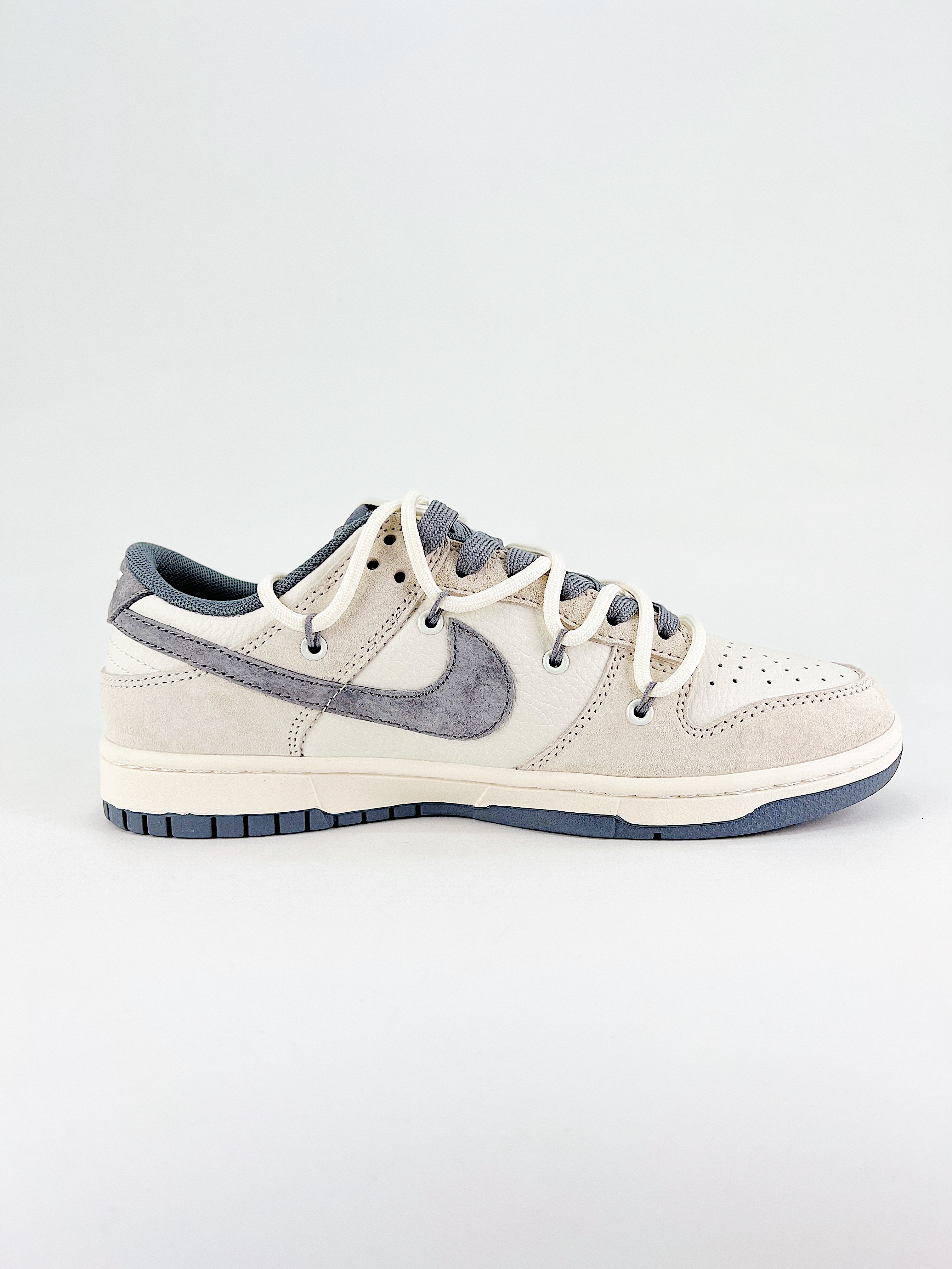 $26.99 NIKE DUNK SB LOW X5860 gallery