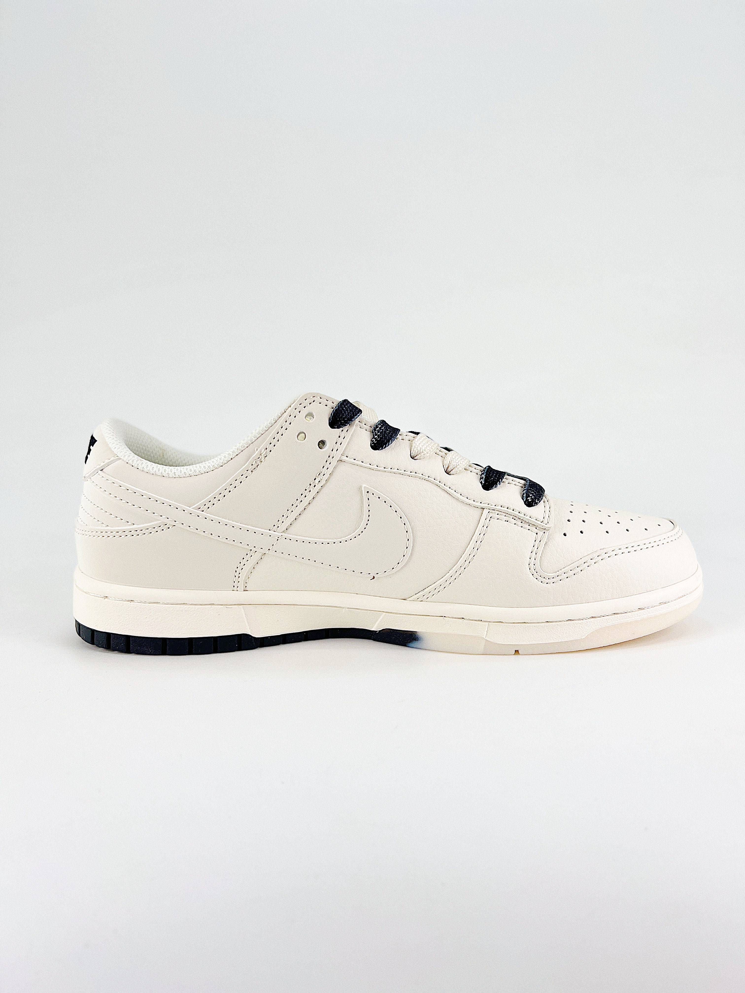 $26.99 NIKE DUNK SB LOW X5860 gallery