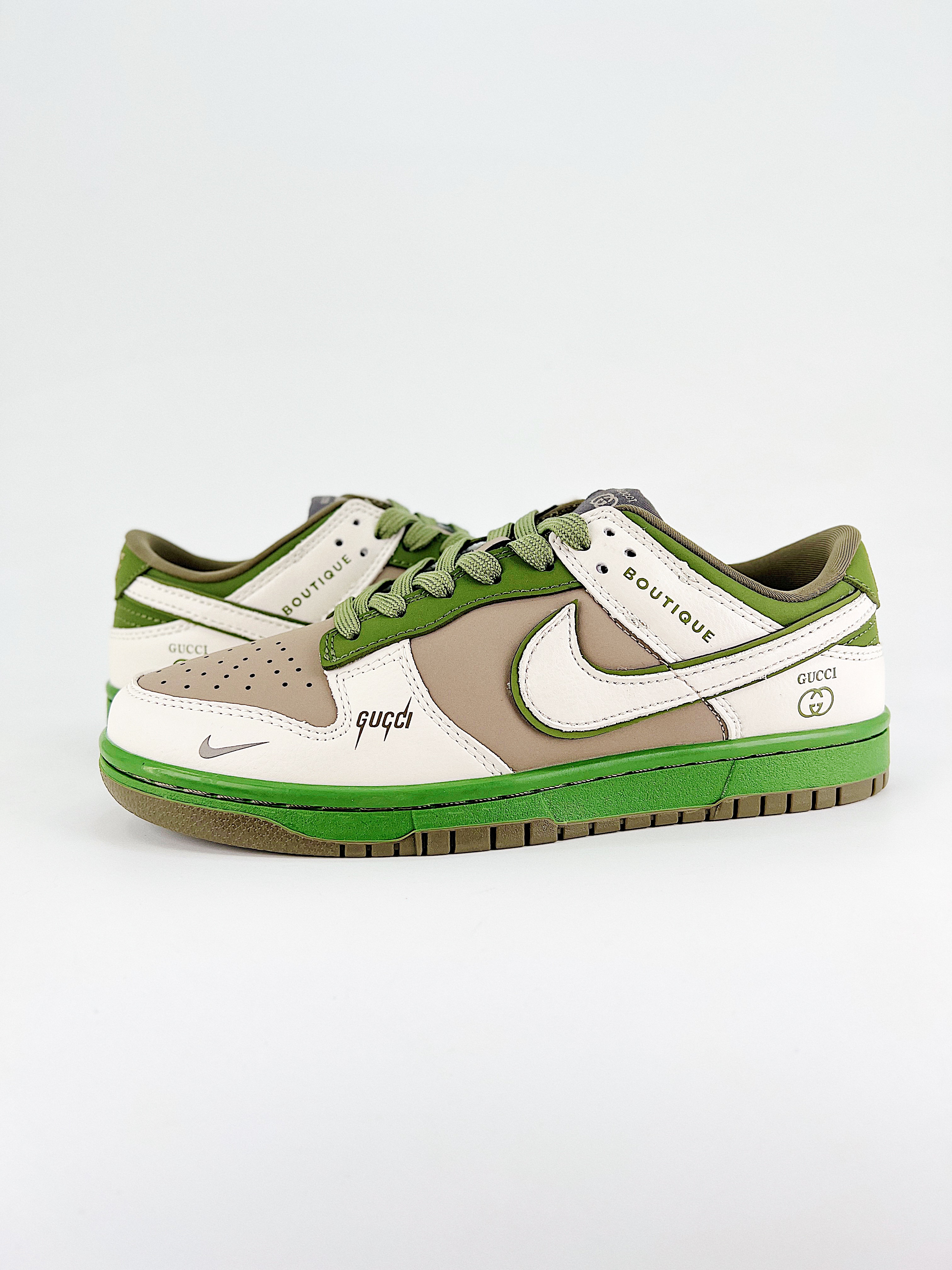 $26.99 NIKE DUNK SB LOW X5860 gallery