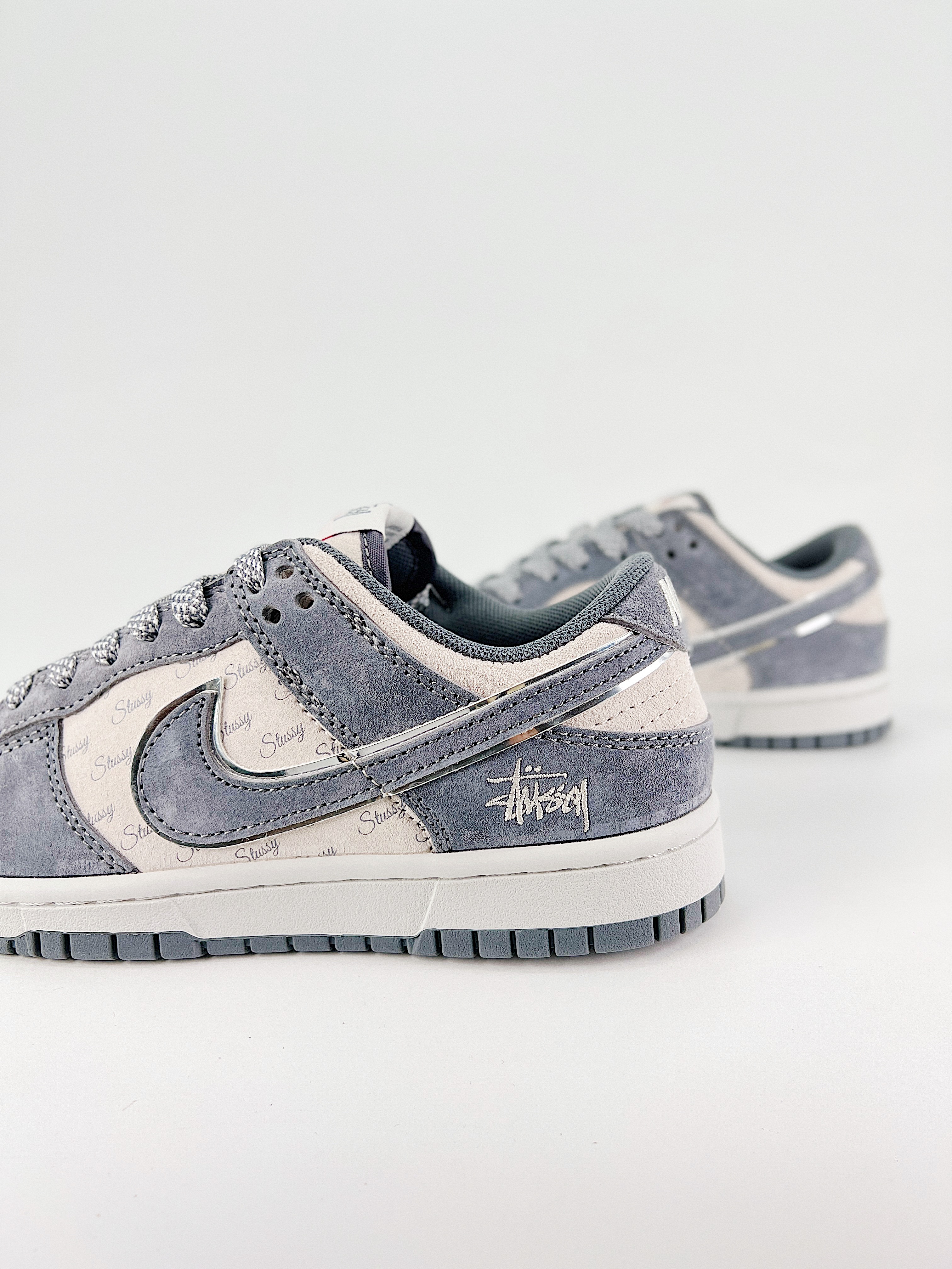 $26.99 NIKE DUNK SB LOW X5860 gallery