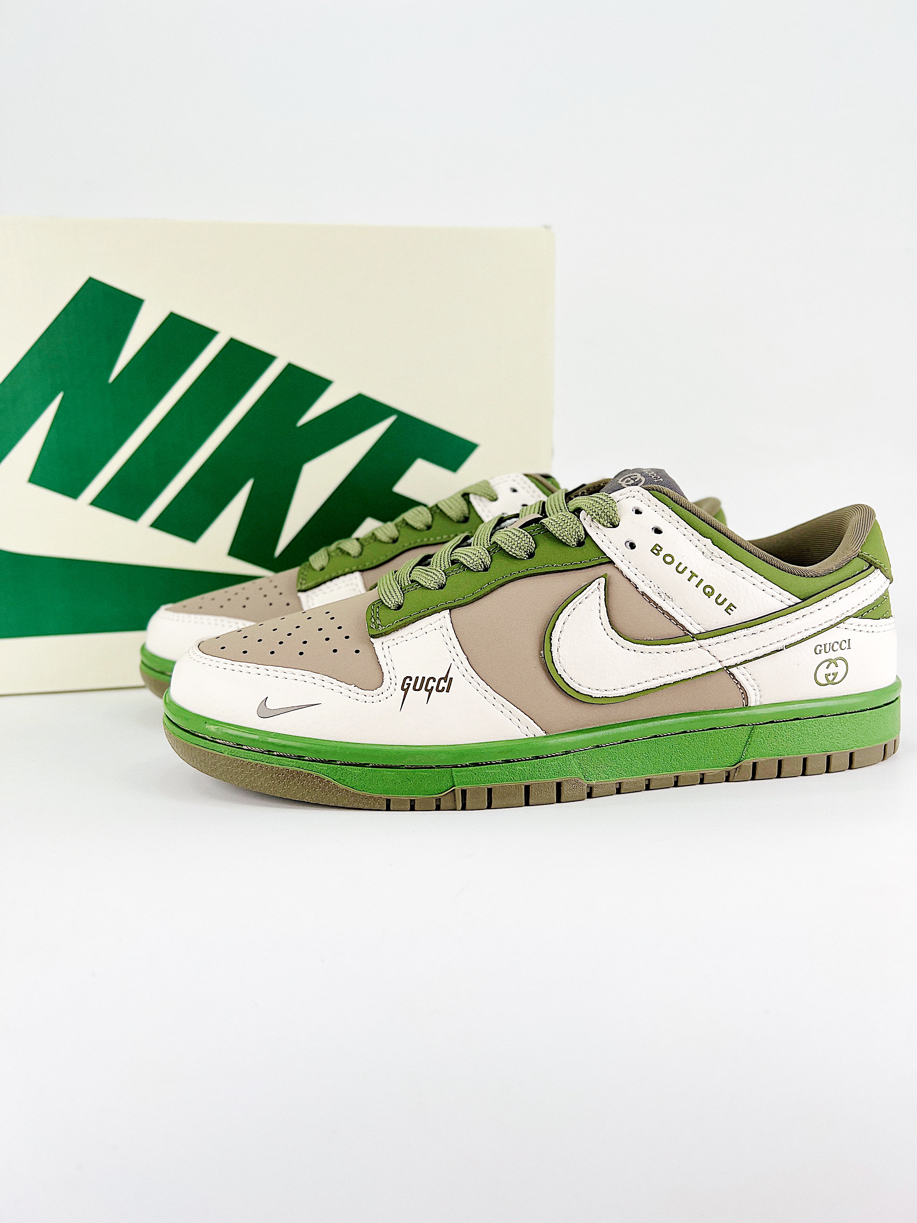 $26.99 NIKE DUNK SB LOW X5860 gallery