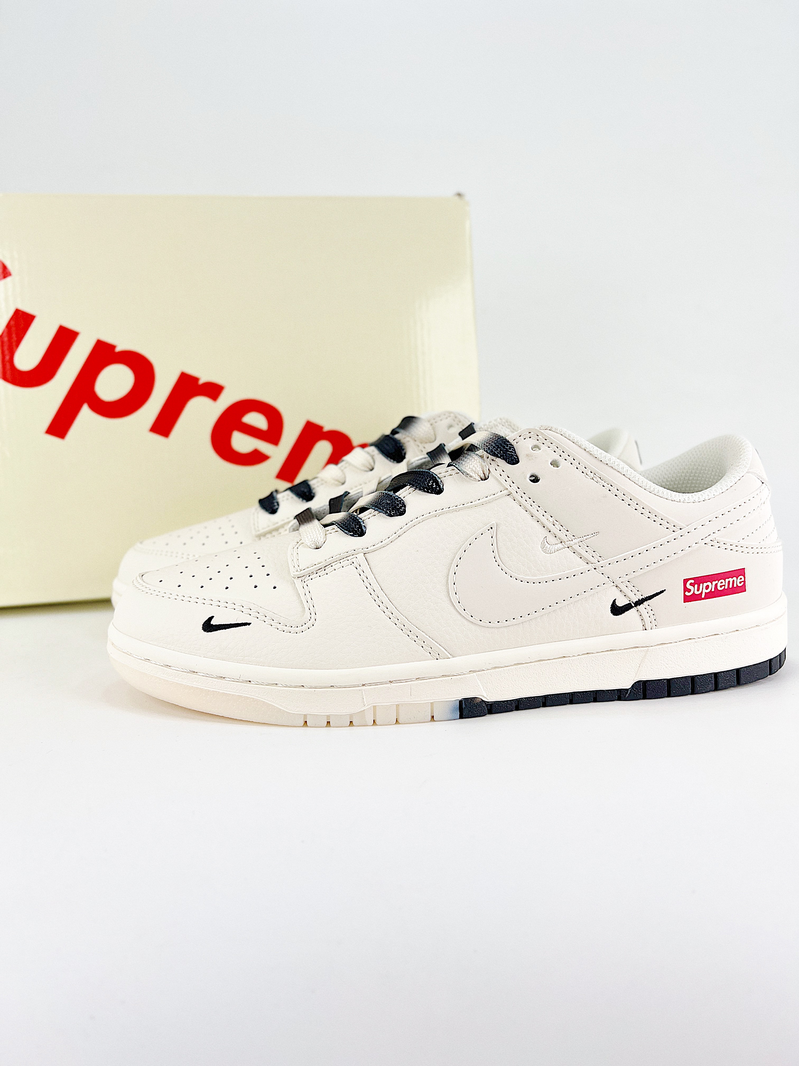 $26.99 NIKE DUNK SB LOW X5860 gallery