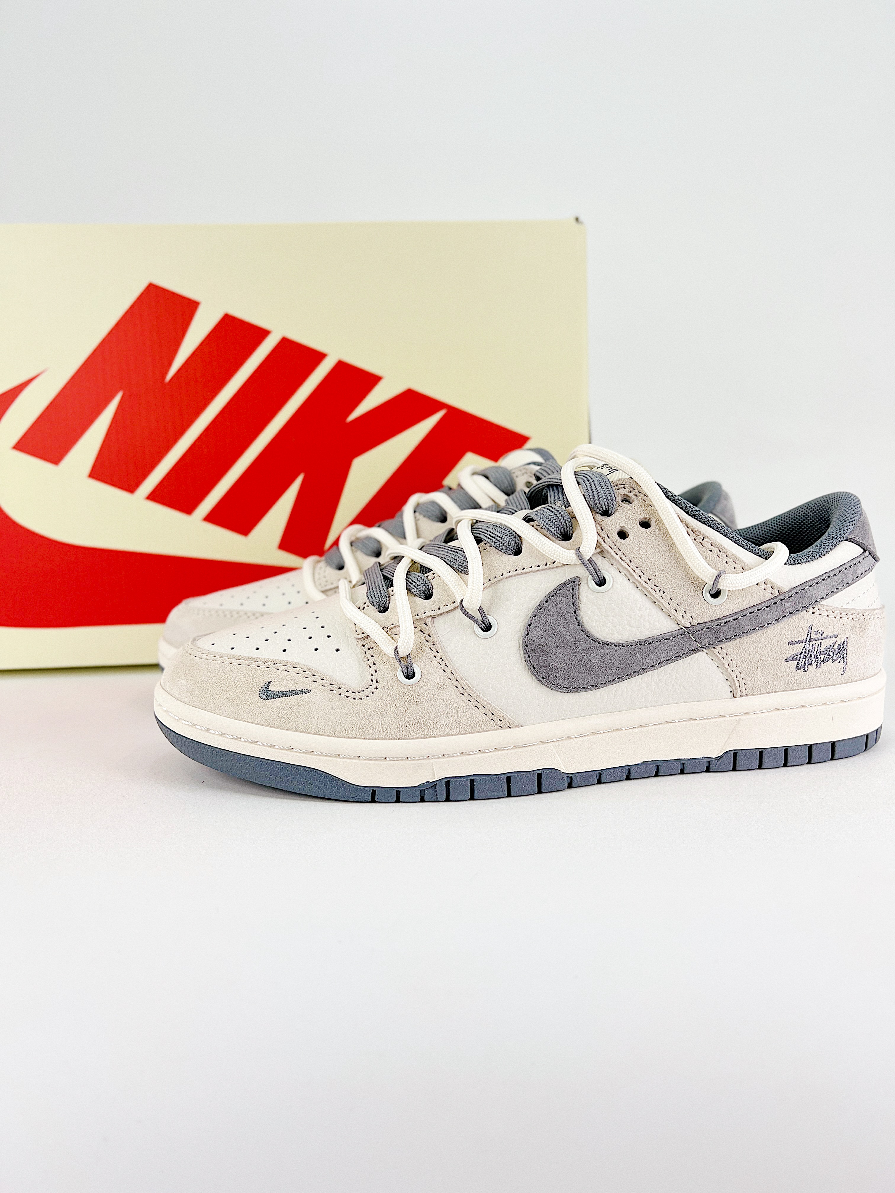 $26.99 NIKE DUNK SB LOW X5860 gallery