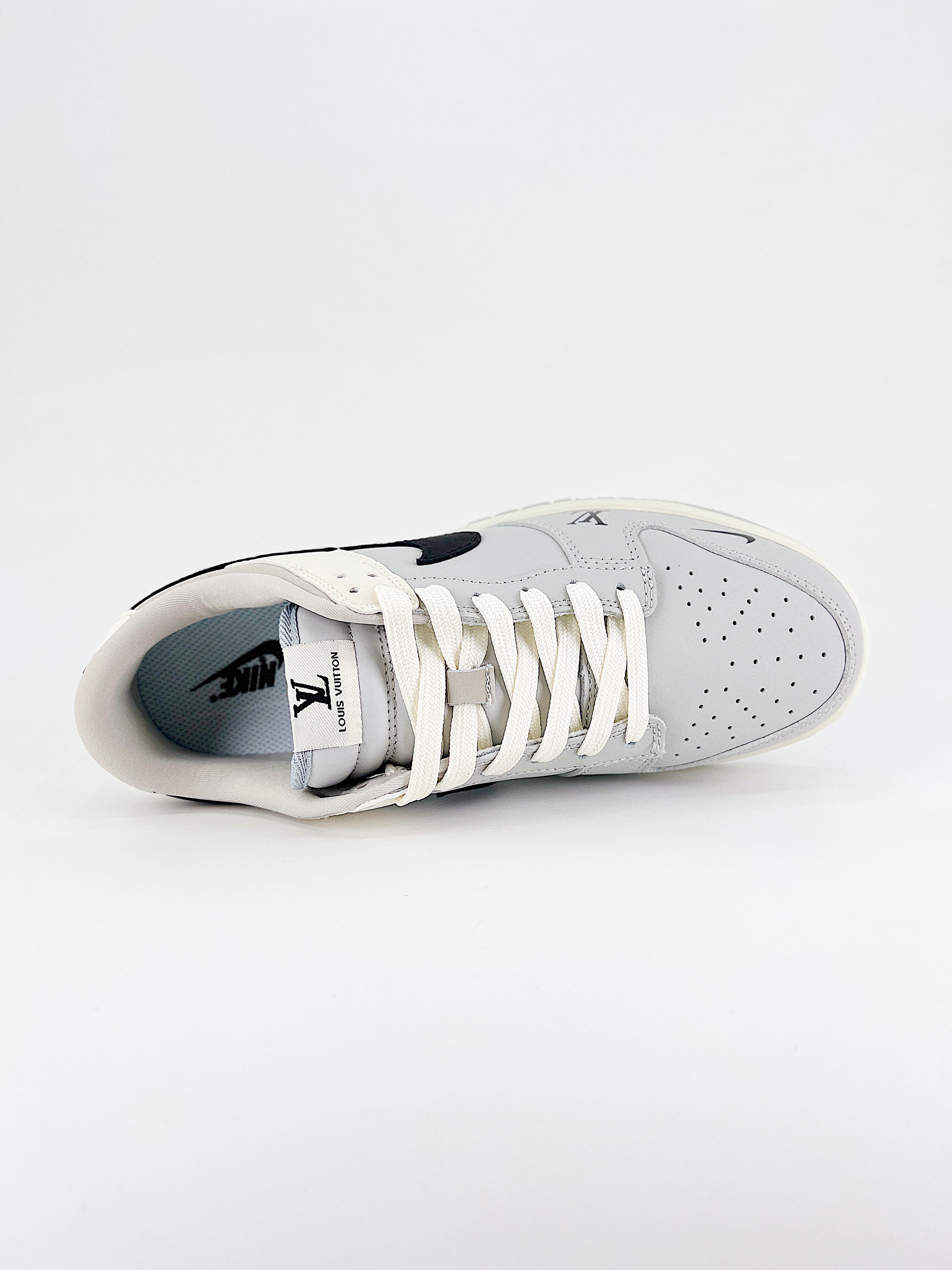 $26.99 NIKE DUNK SB LOW X5860 gallery