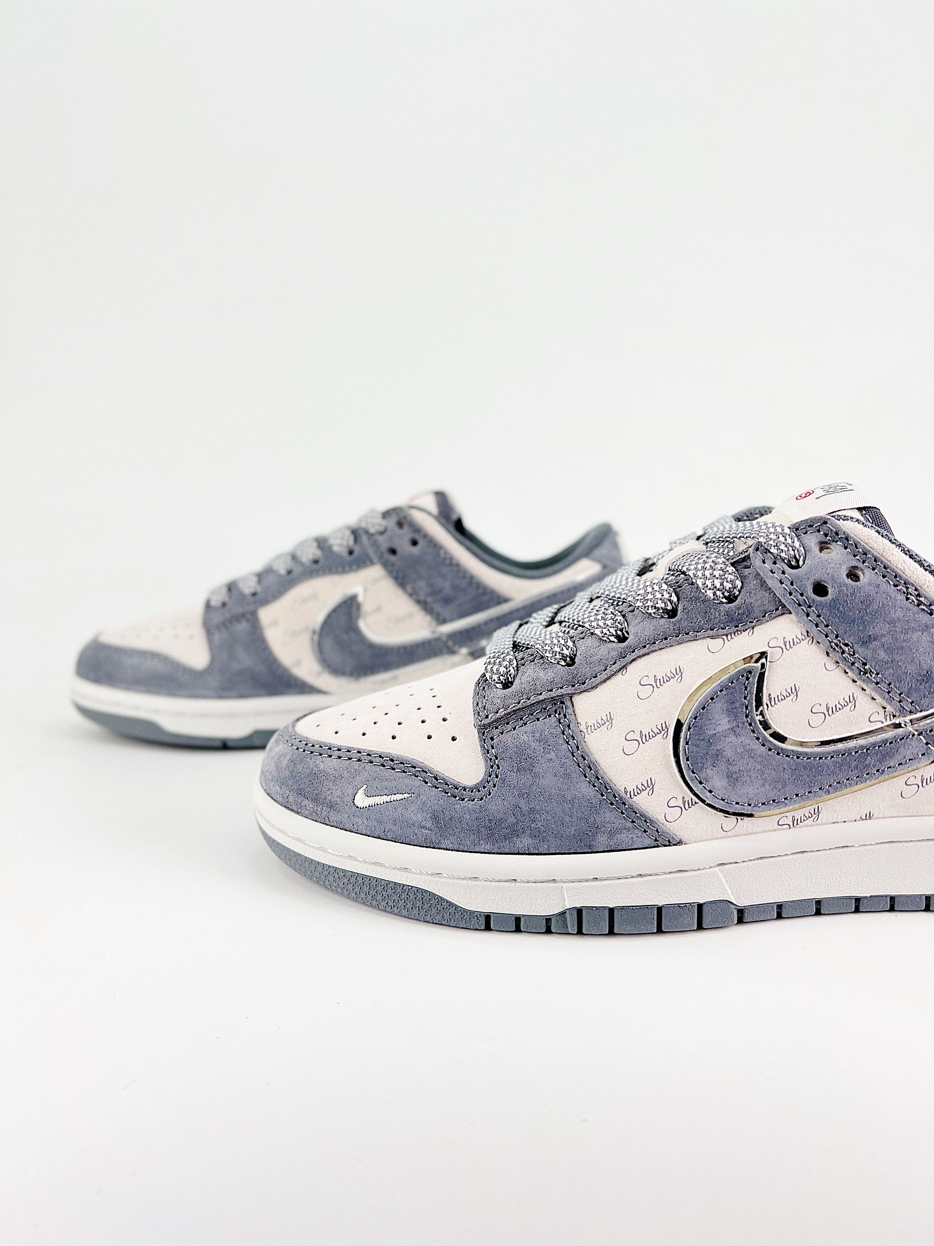 $26.99 NIKE DUNK SB LOW X5860 gallery