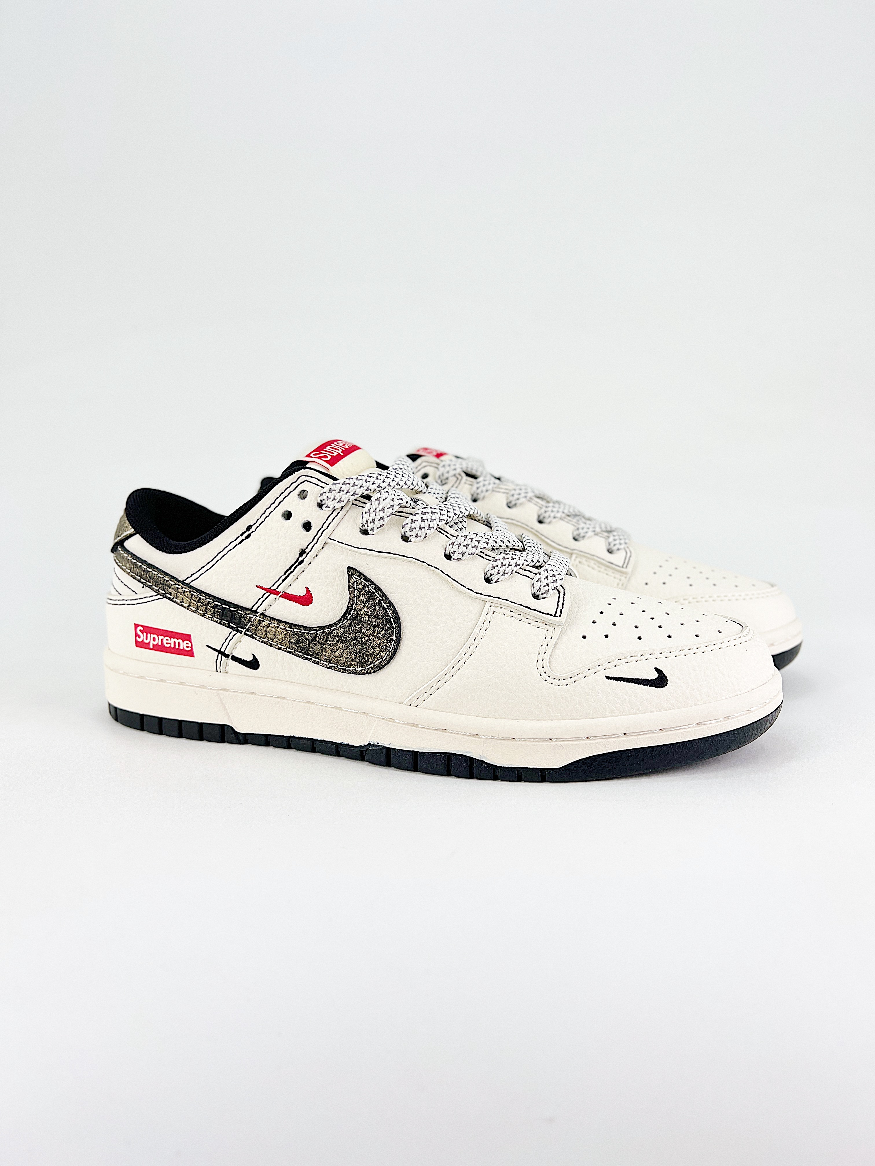 $26.99 NIKE DUNK SB LOW X5860 gallery