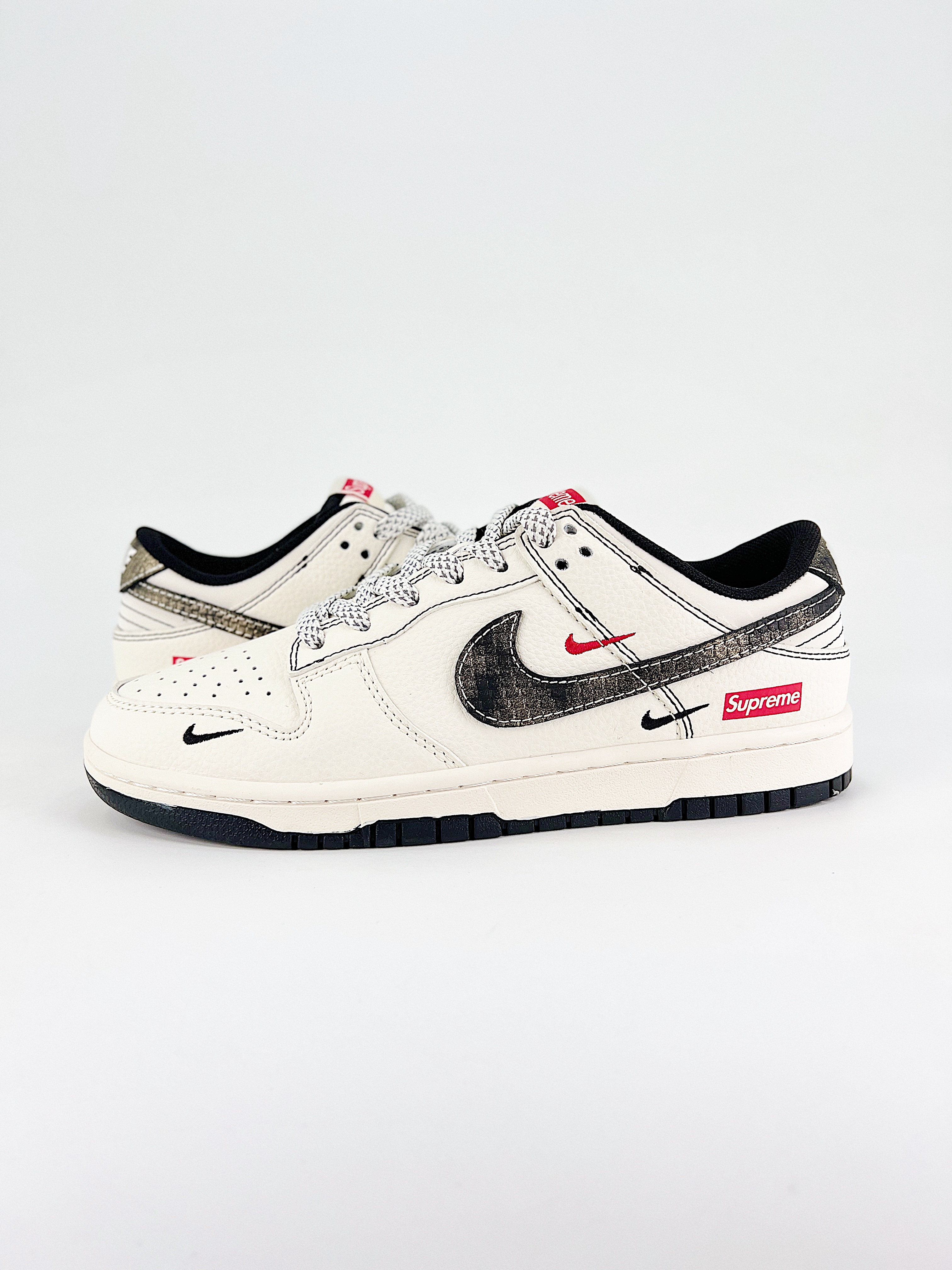 $26.99 NIKE DUNK SB LOW X5860 gallery