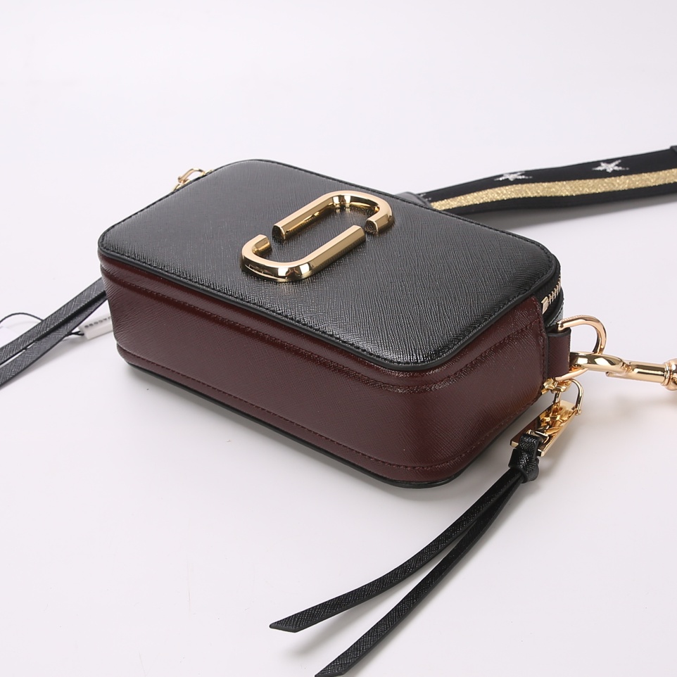 $27.99 MARC JACOBS 42 X2268 gallery