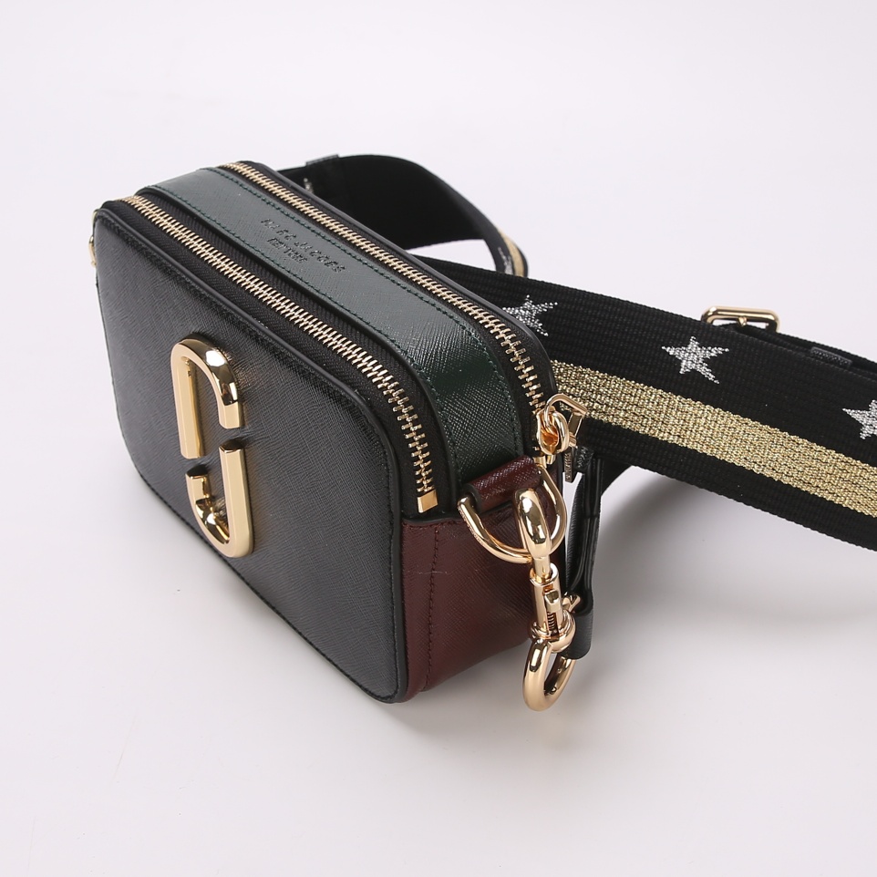 $27.99 MARC JACOBS 42 X2268 gallery