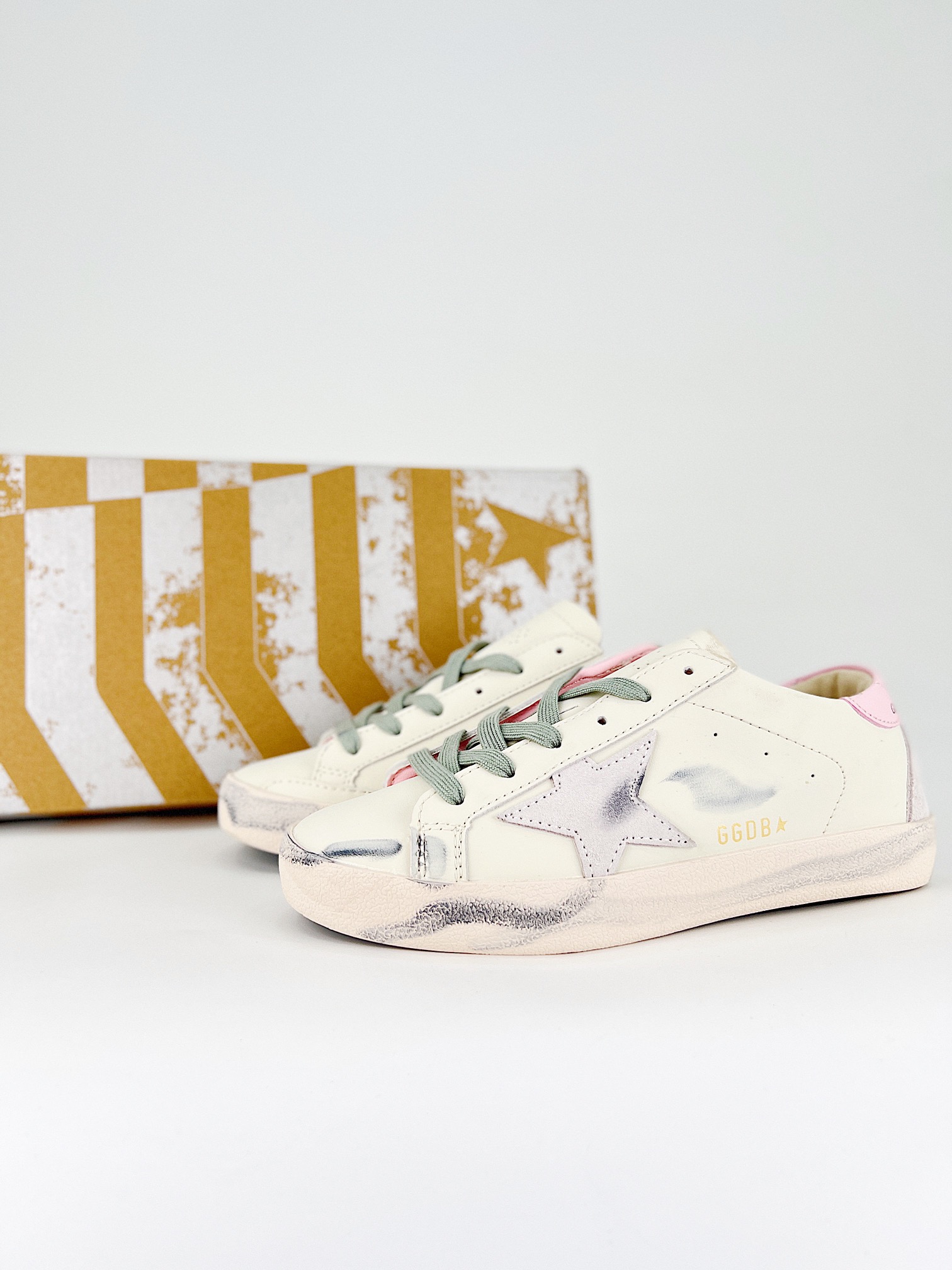 $28.99 GGDB Golden Goose X5245 gallery