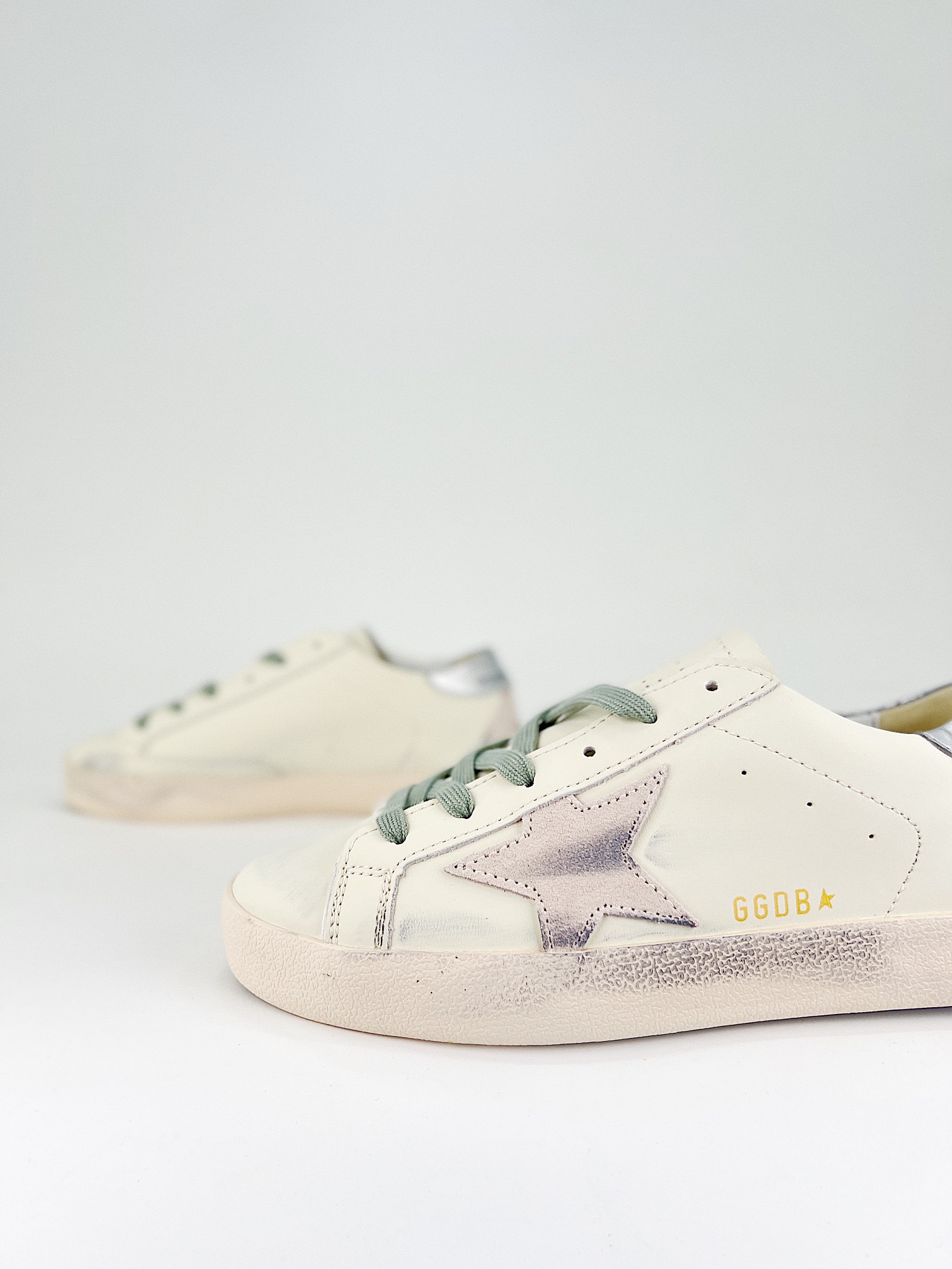$28.99 GGDB Golden Goose X5246 gallery
