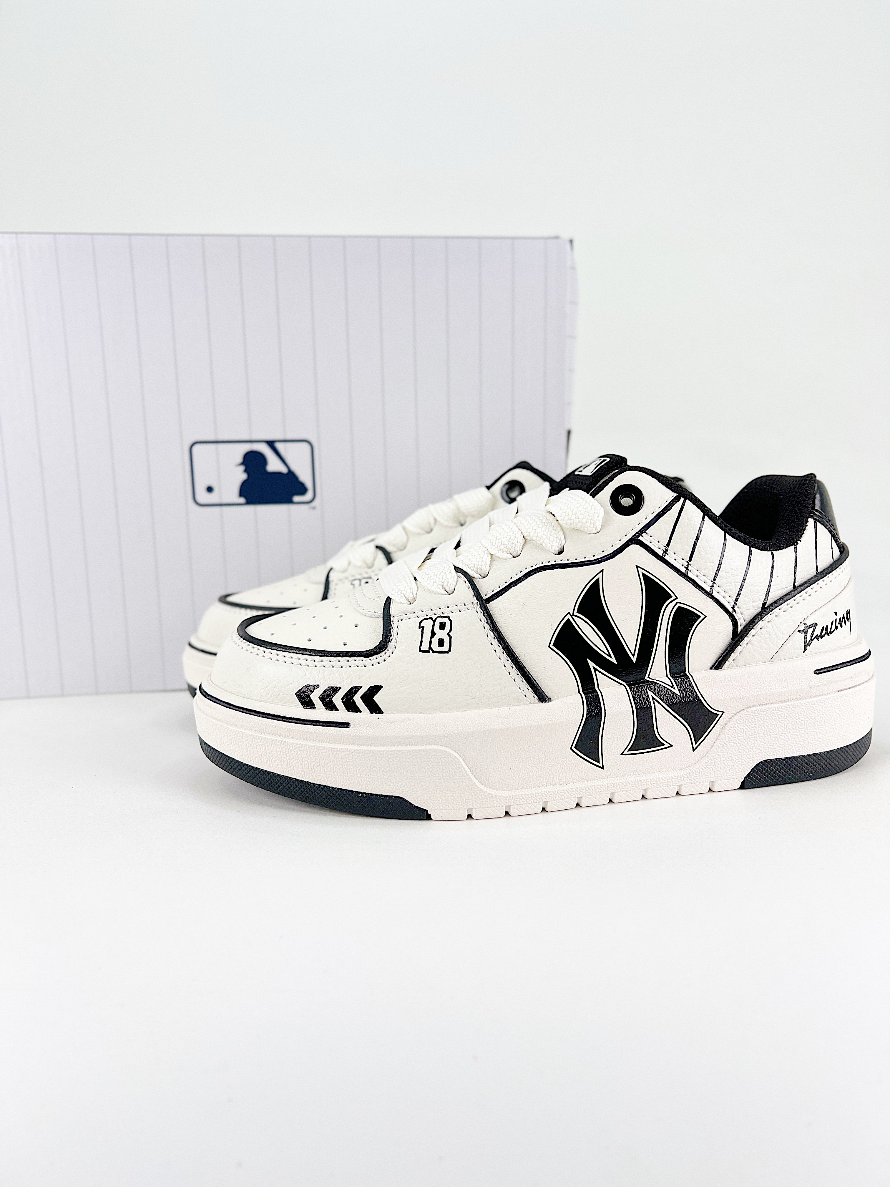 $28.99 MLB Chunky Liner New York Yankees X5297 gallery