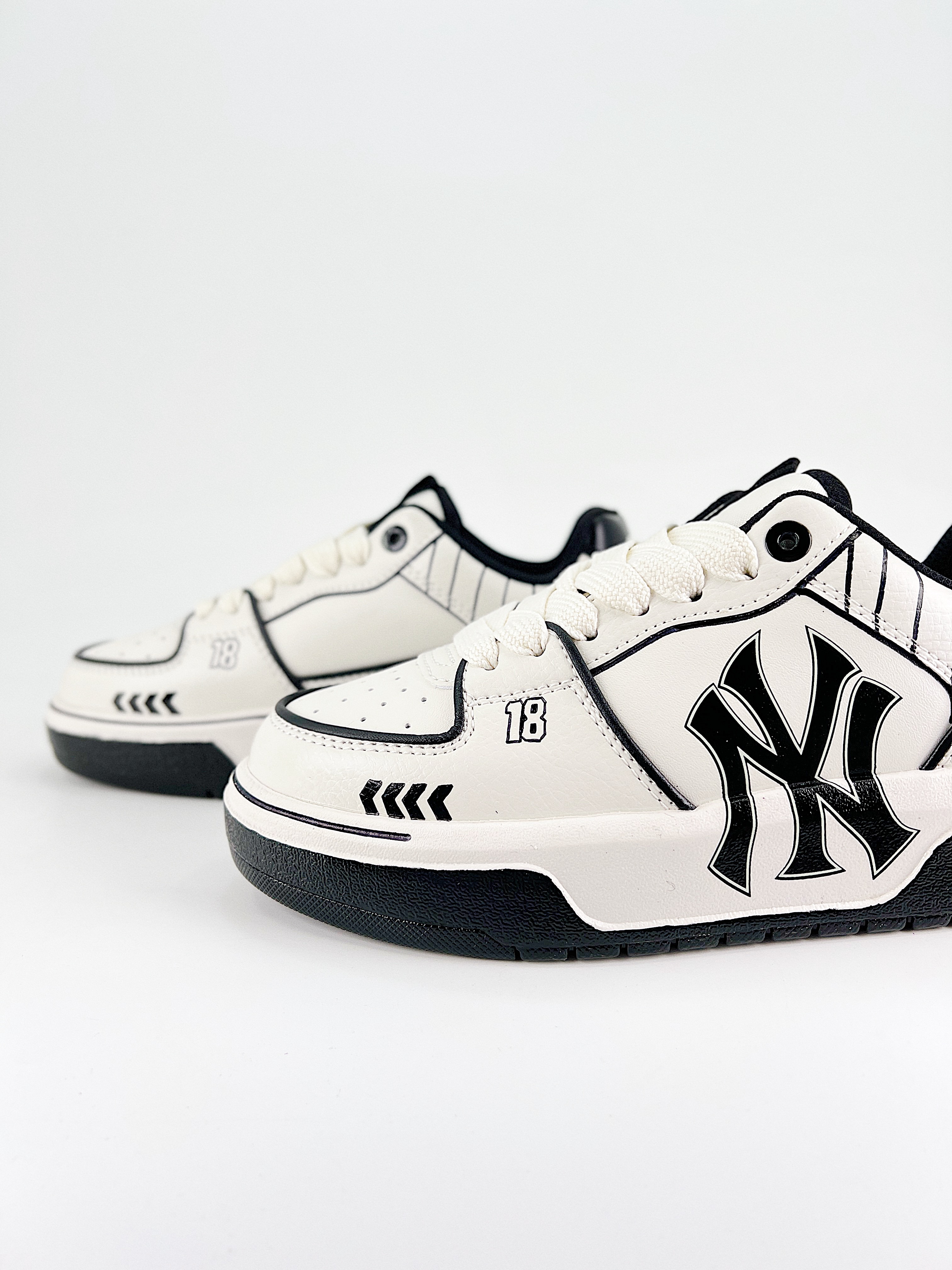 $28.99 MLB Chunky Liner New York Yankees X5298 gallery