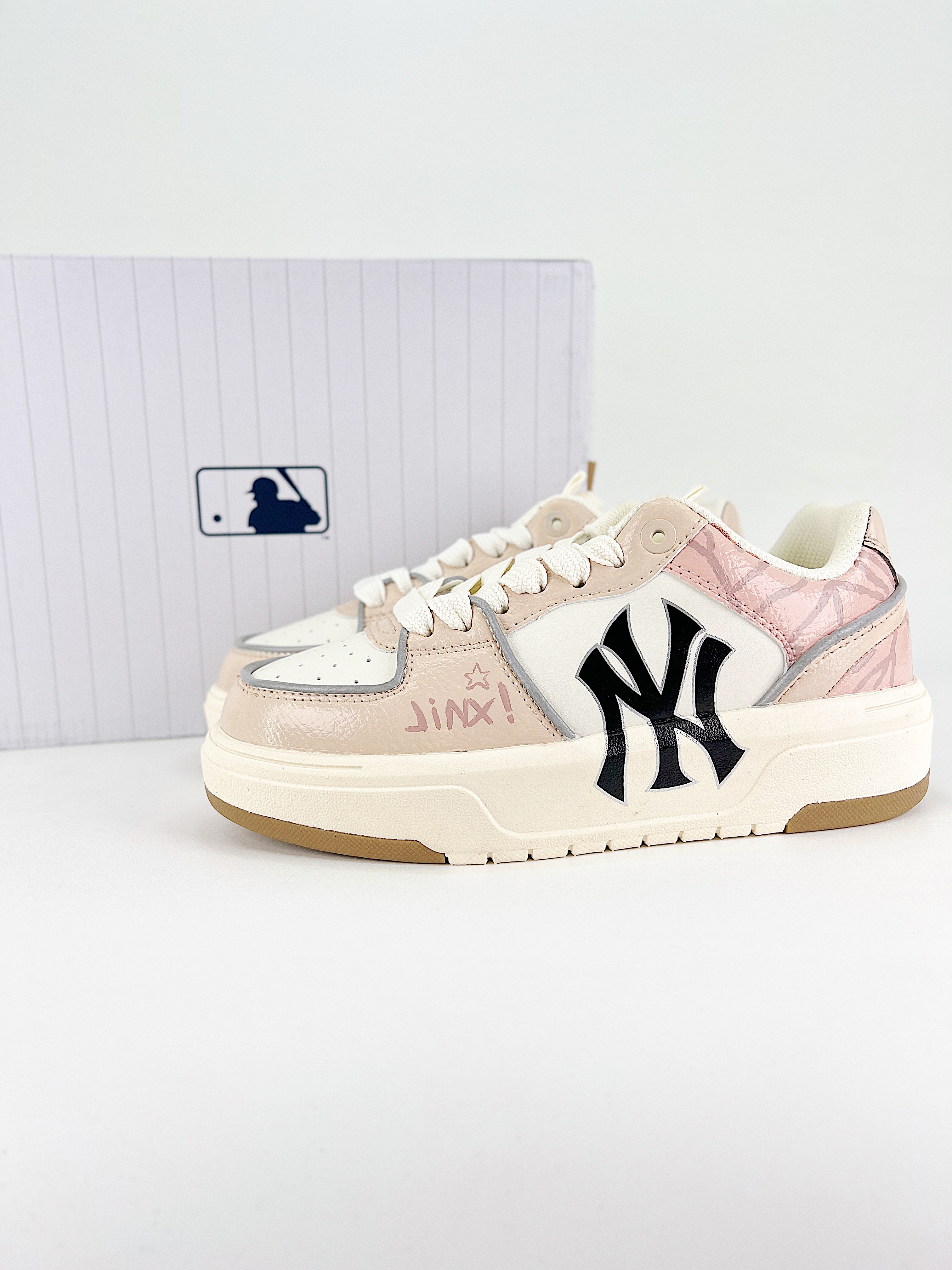 $28.99 MLB Chunky Liner New York Yankees X5312 gallery