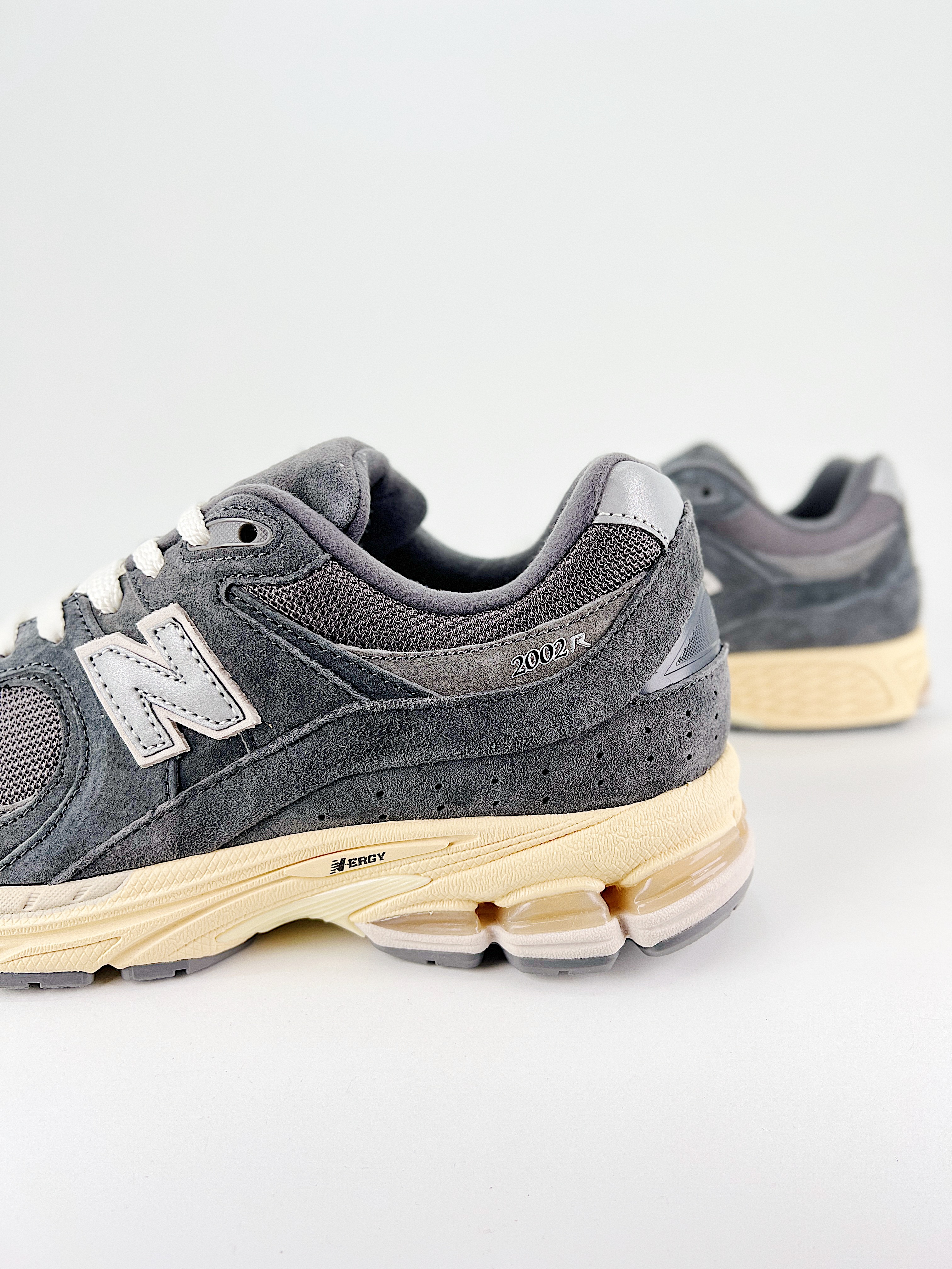 $28.99 New Balance 2002 X5277 gallery