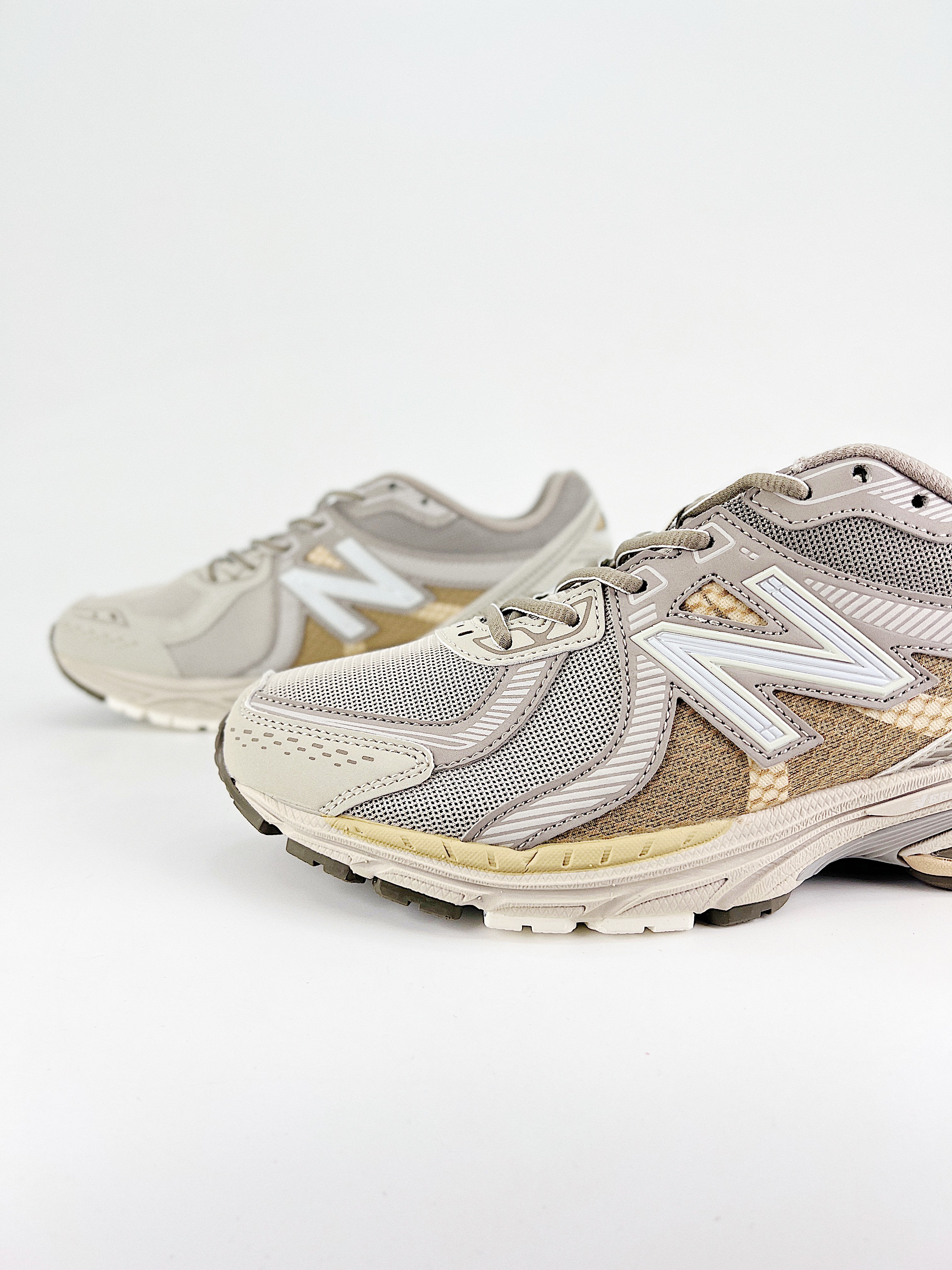 $28.99 New Balance ML860 X5283 gallery