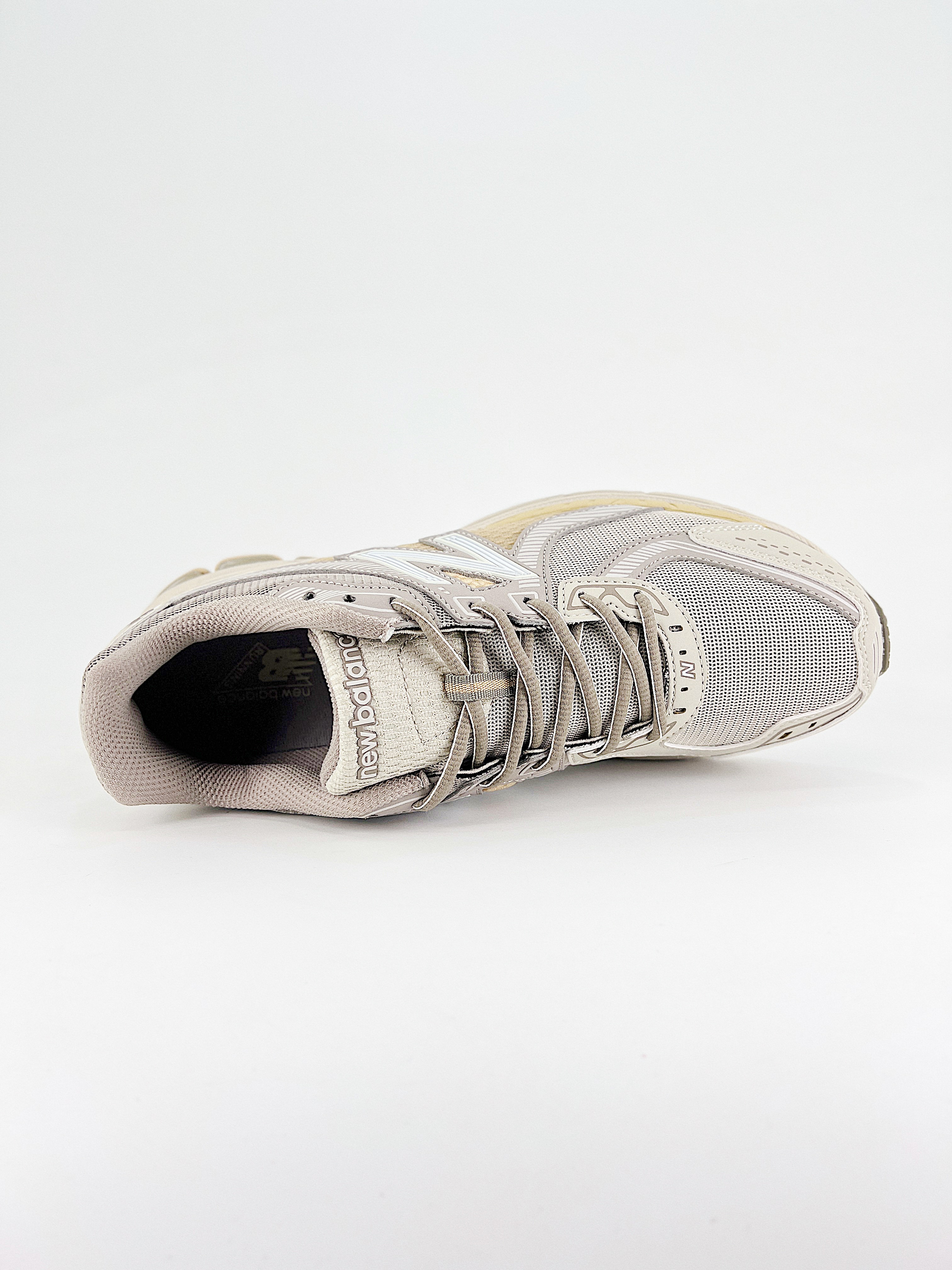$28.99 New Balance ML860 X5283 gallery