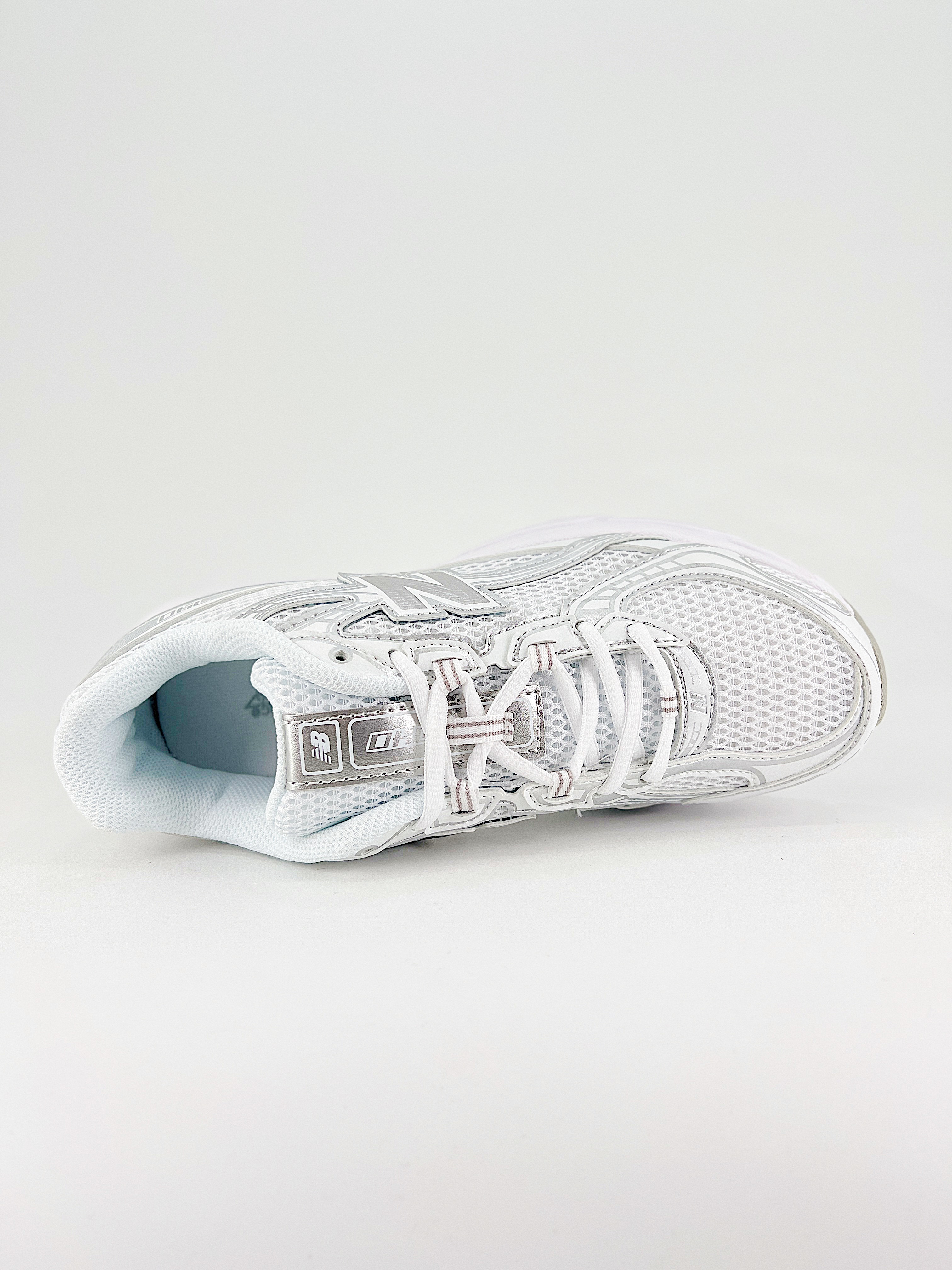 $28.99 New Balance NB 740 X5273 gallery