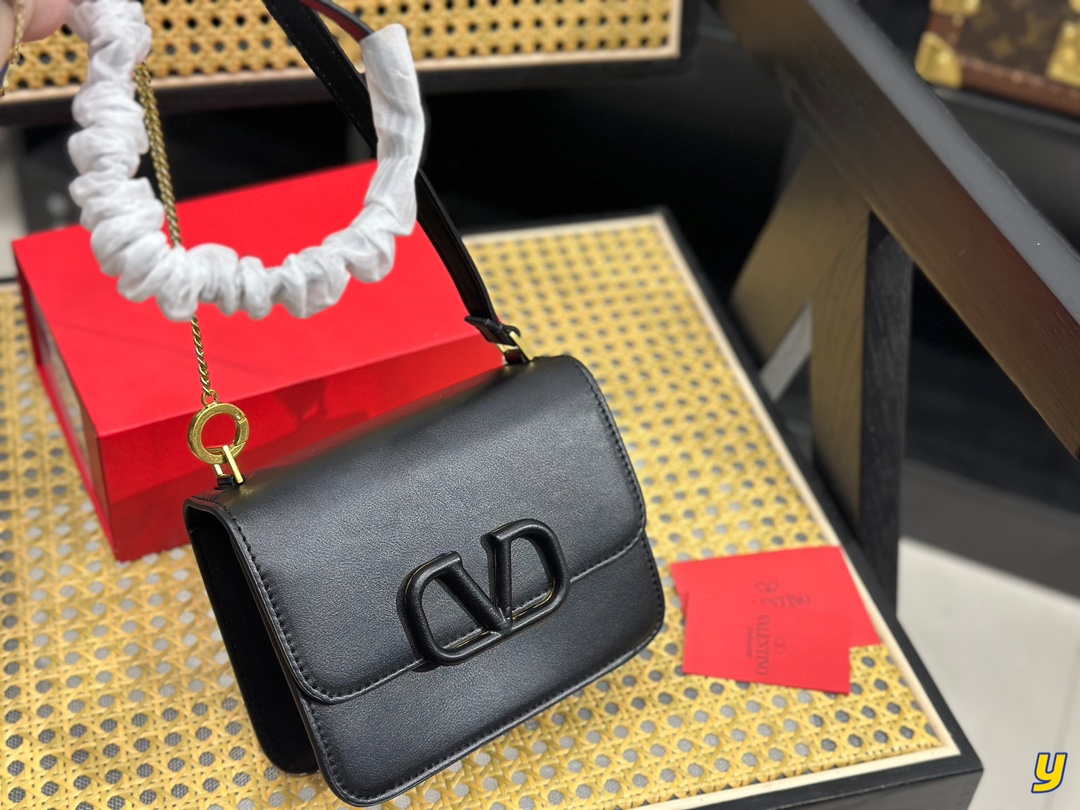 $28.99--VALENTINO-X5519 gallery