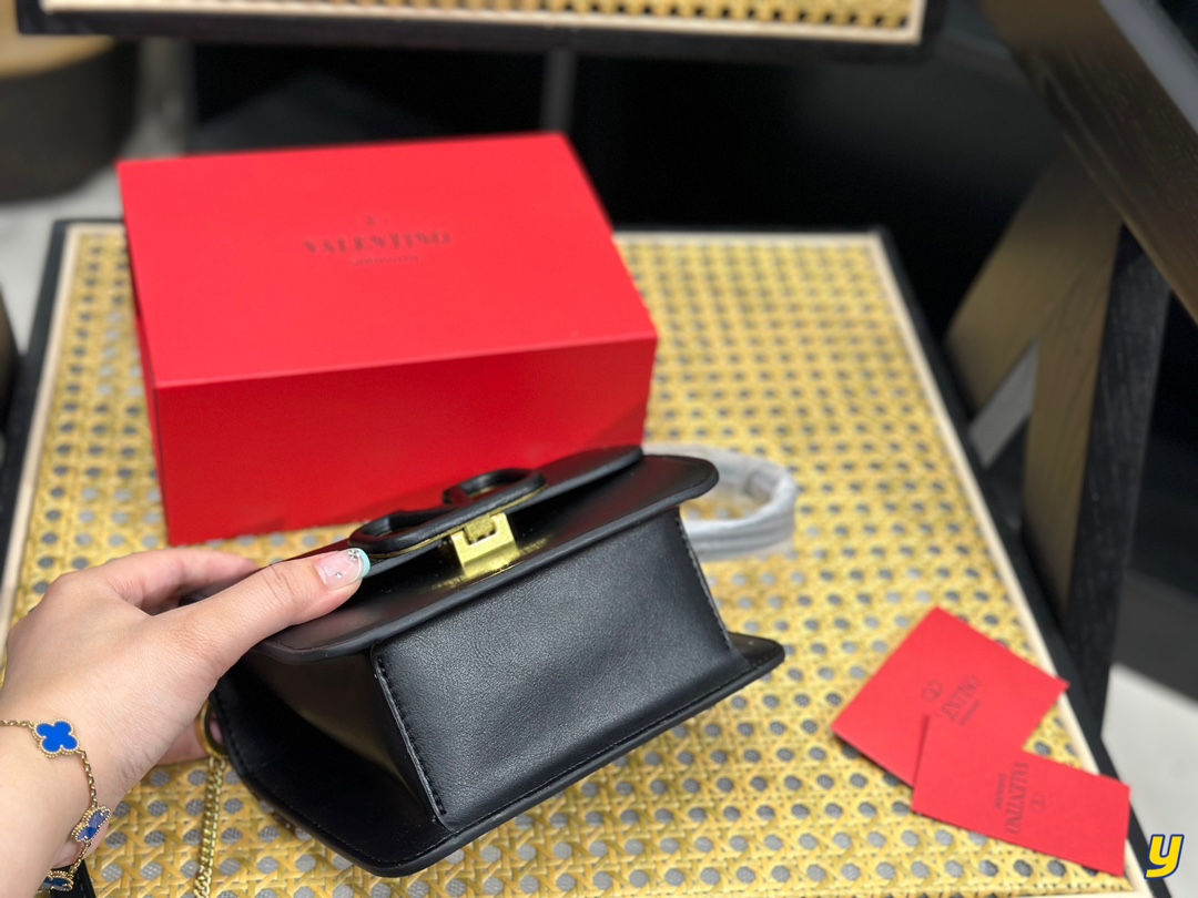 $28.99--VALENTINO-X5519 gallery
