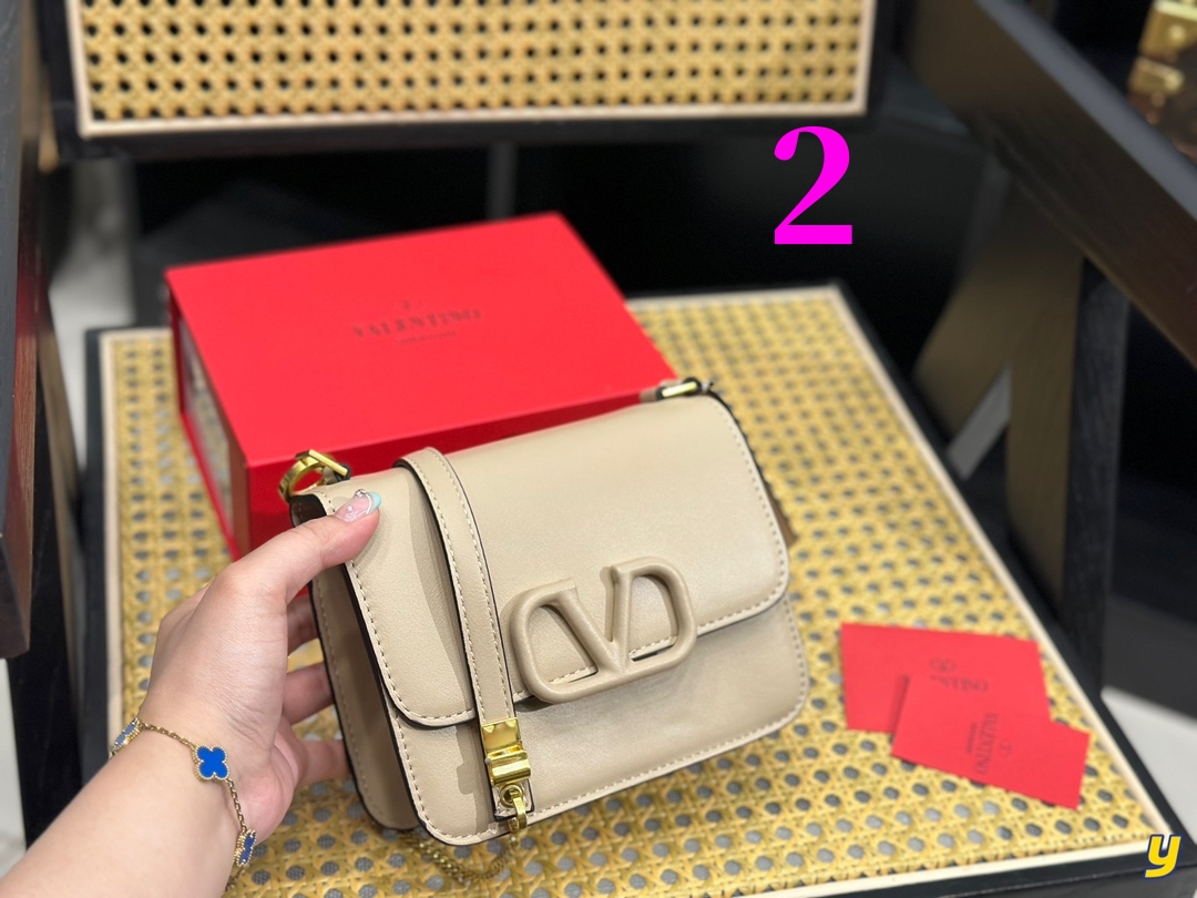 $28.99--VALENTINO-X5519 gallery