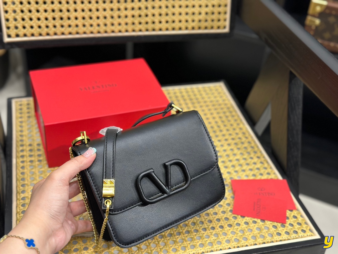 $28.99--VALENTINO-X5519 gallery