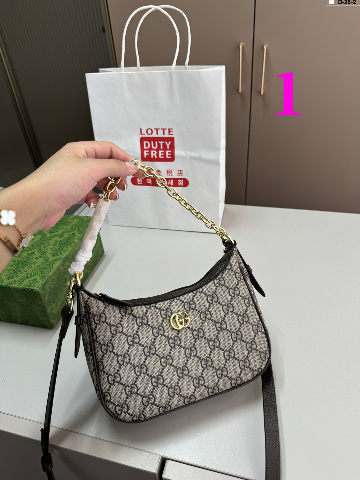 $28.99-Gucci--X5659 gallery