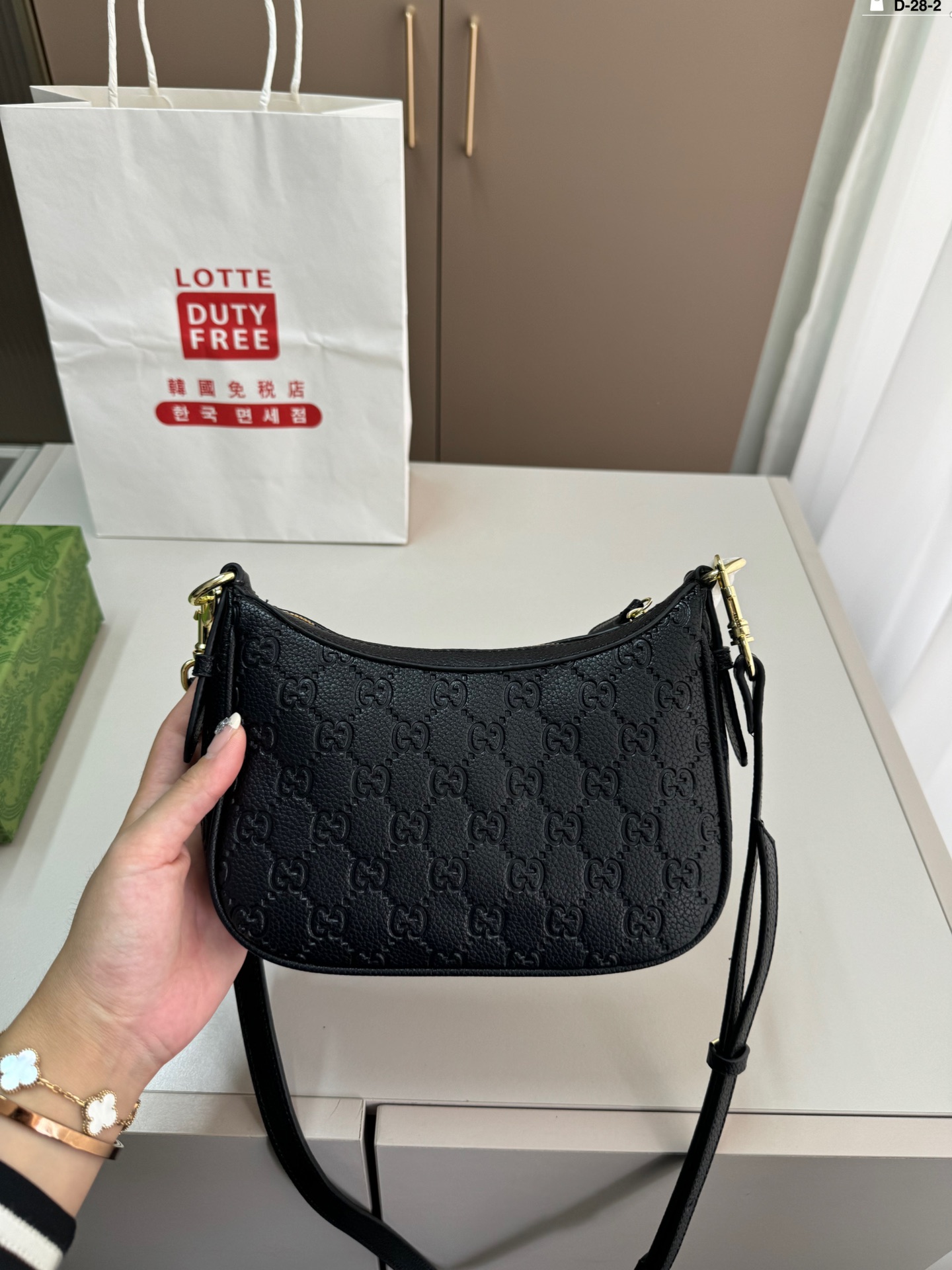 $28.99-Gucci--X5659 gallery