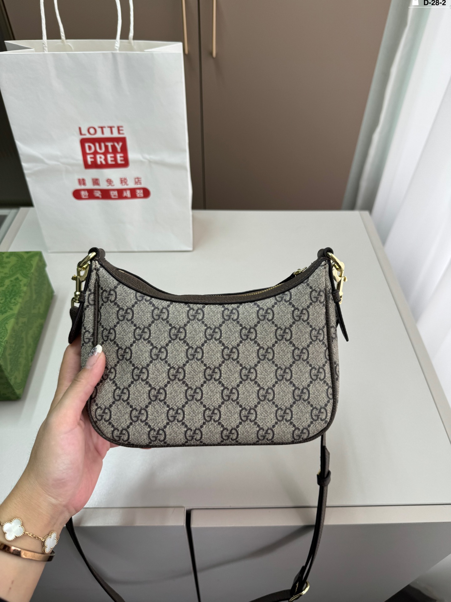 $28.99-Gucci--X5659 gallery