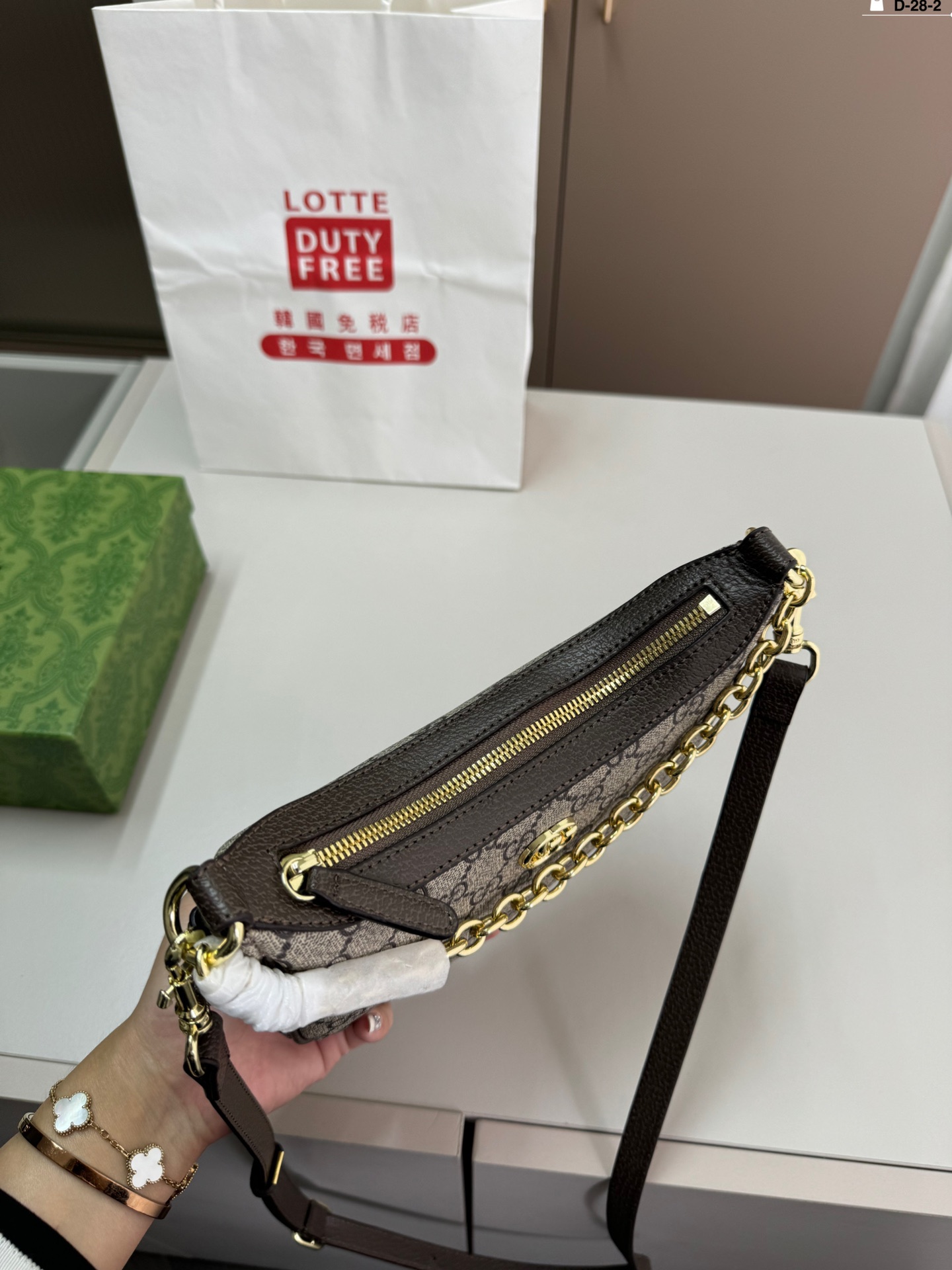 $28.99-Gucci--X5659 gallery