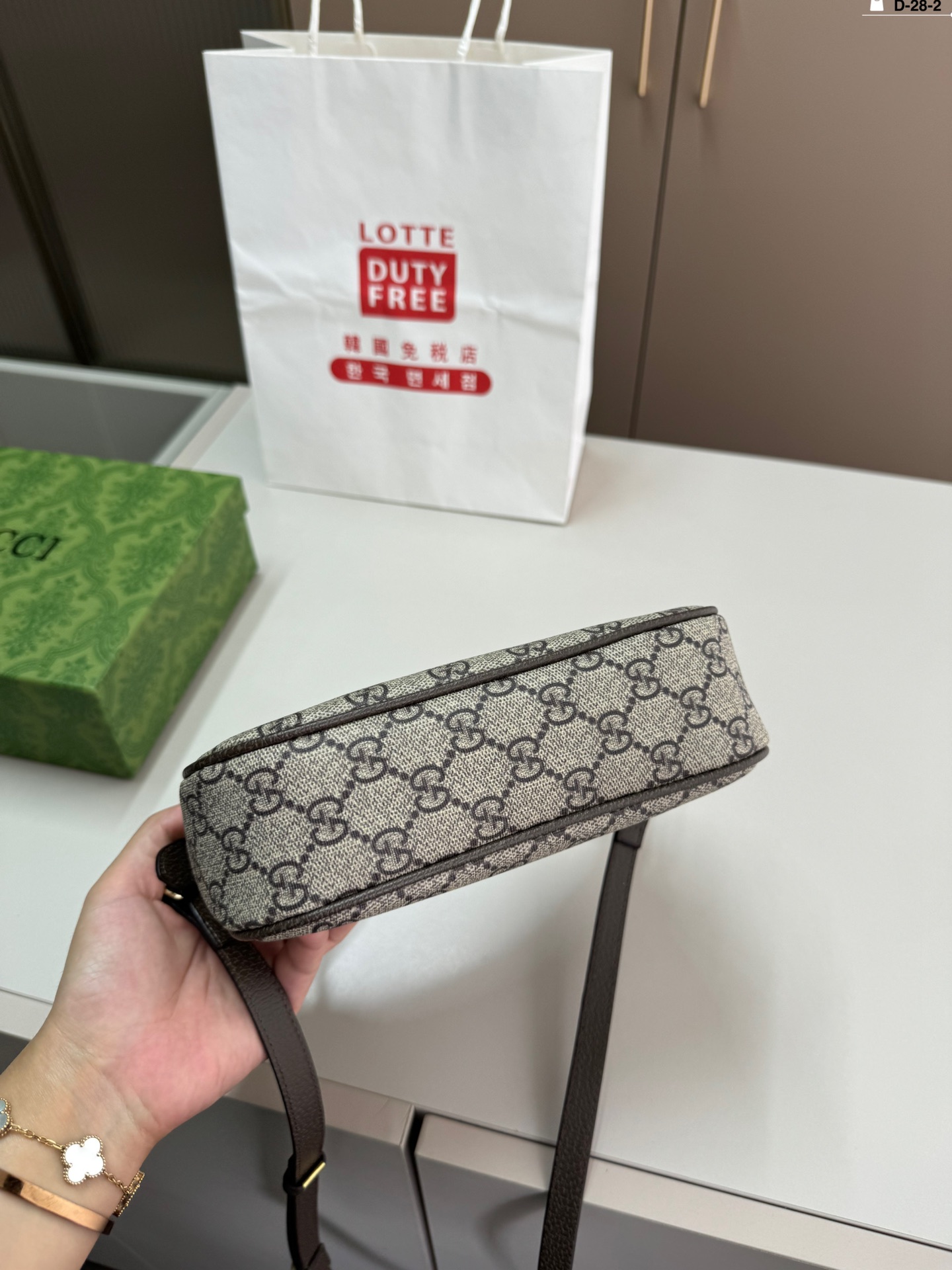 $28.99-Gucci--X5659 gallery