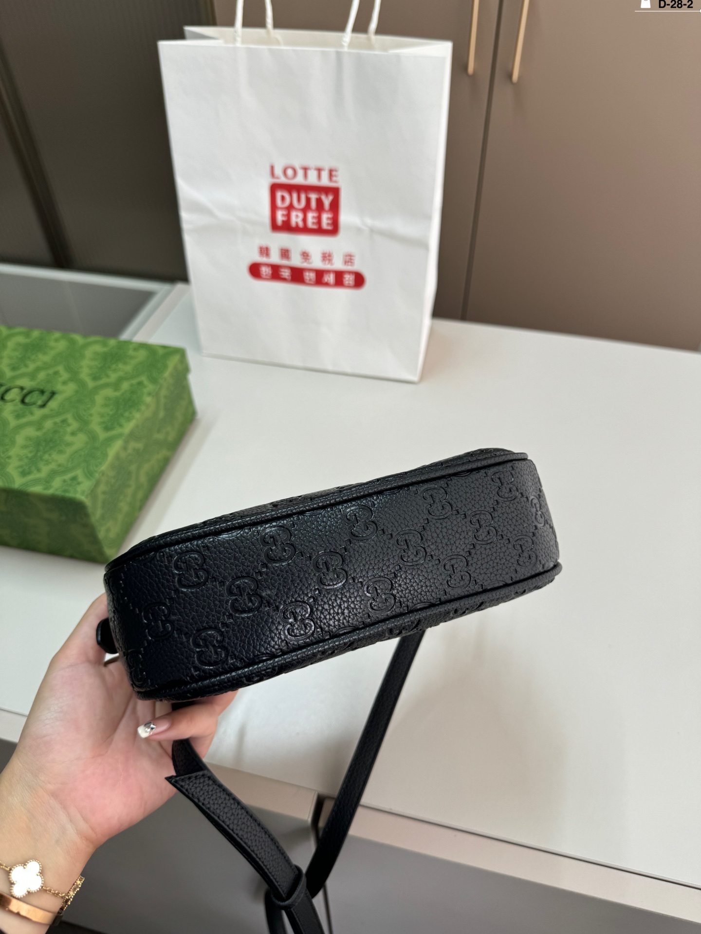 $28.99-Gucci--X5659 gallery