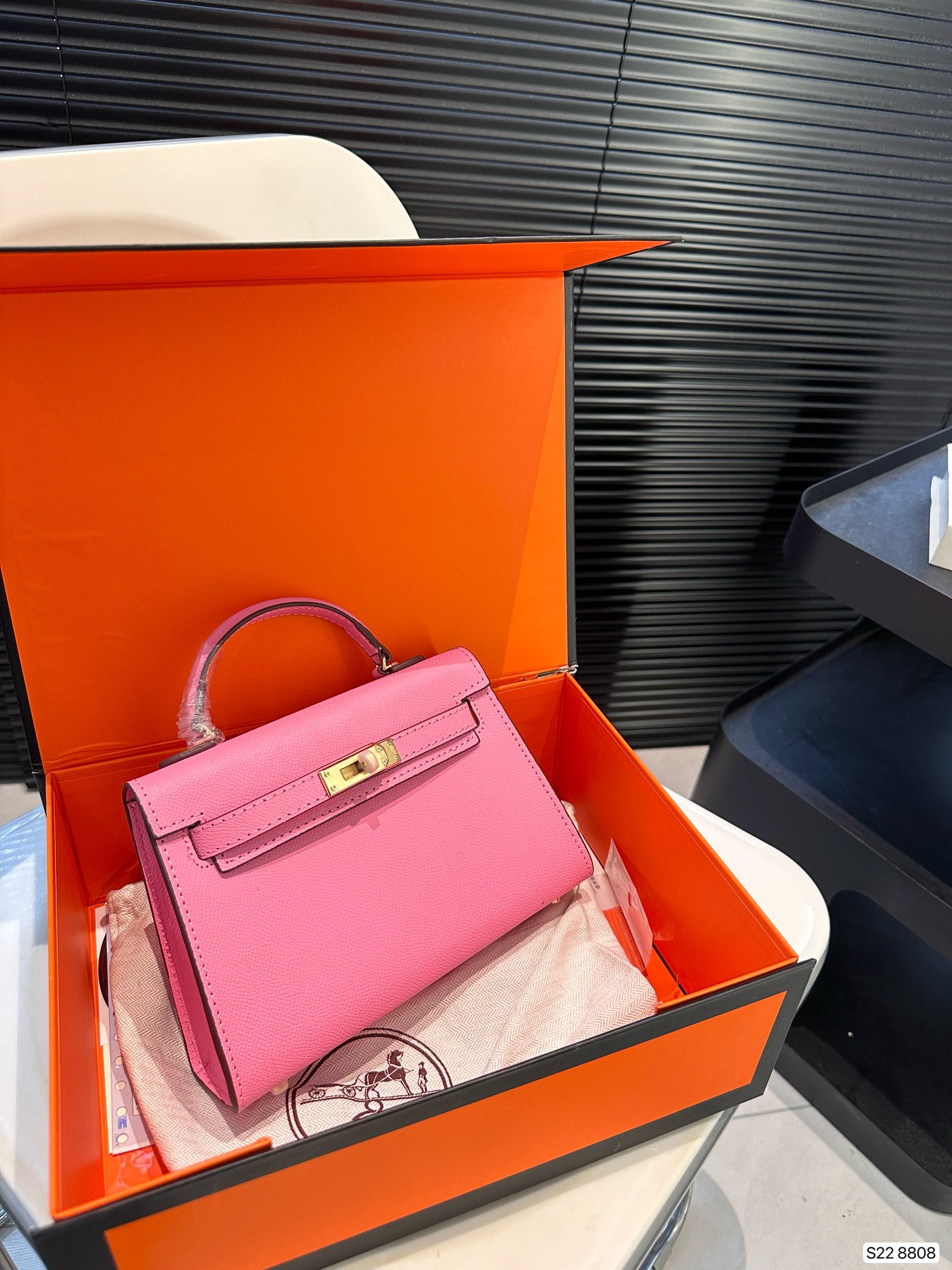 $28.99-Hermès-X5490 gallery
