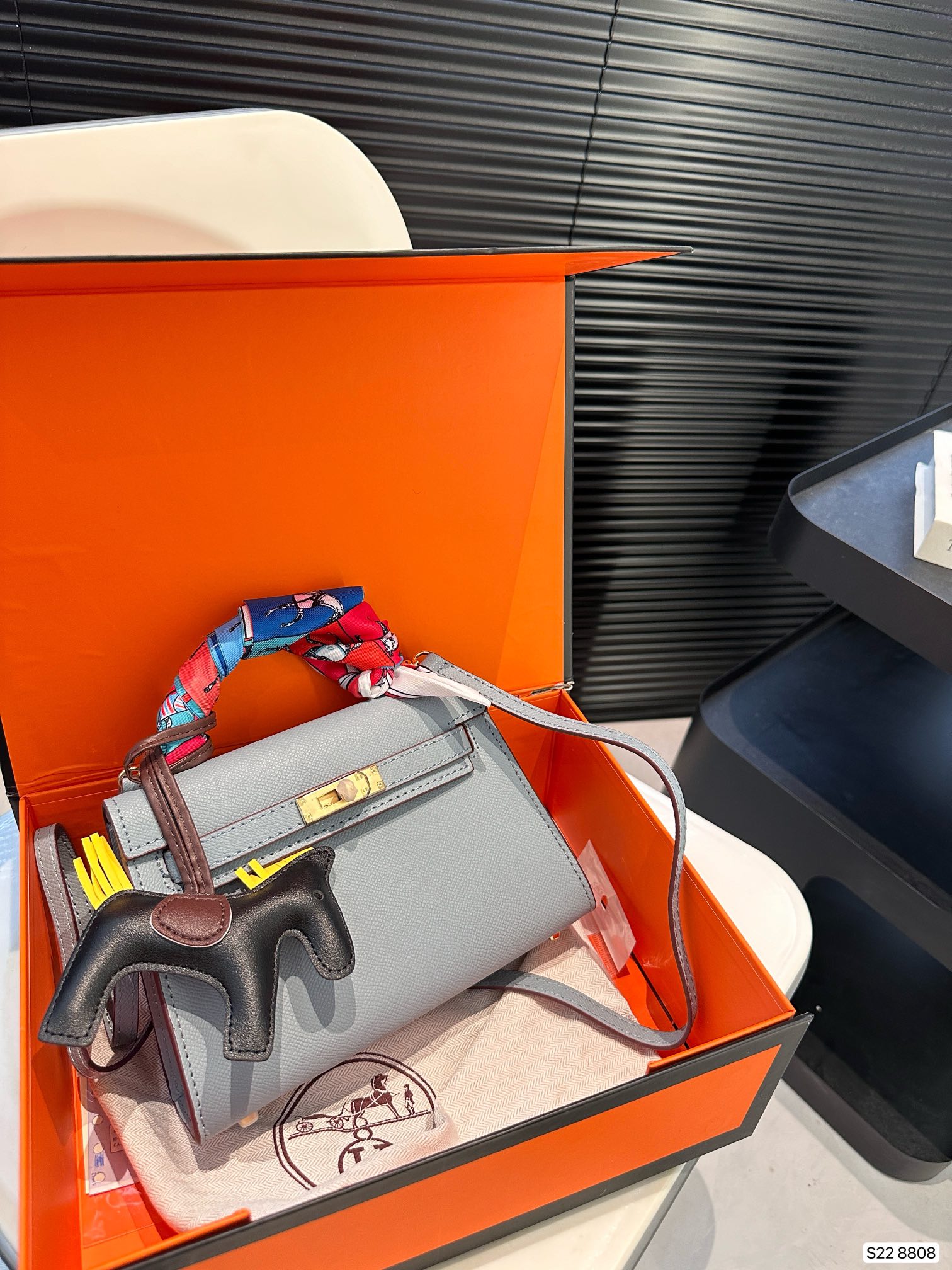 $28.99-Hermès-X5490 gallery