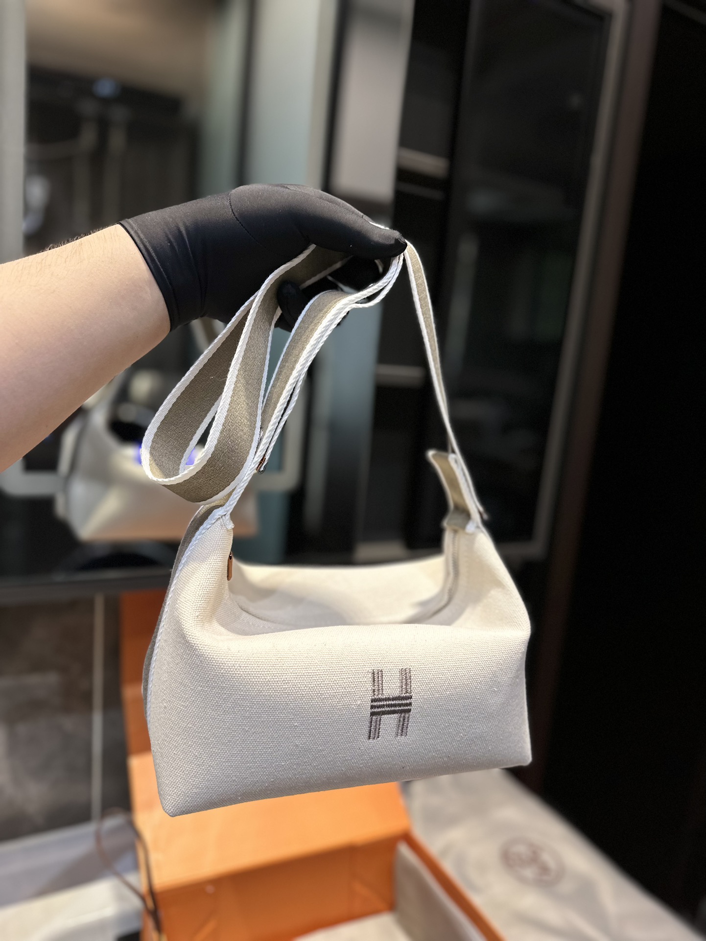 $28.99-Hermes-X5418 gallery