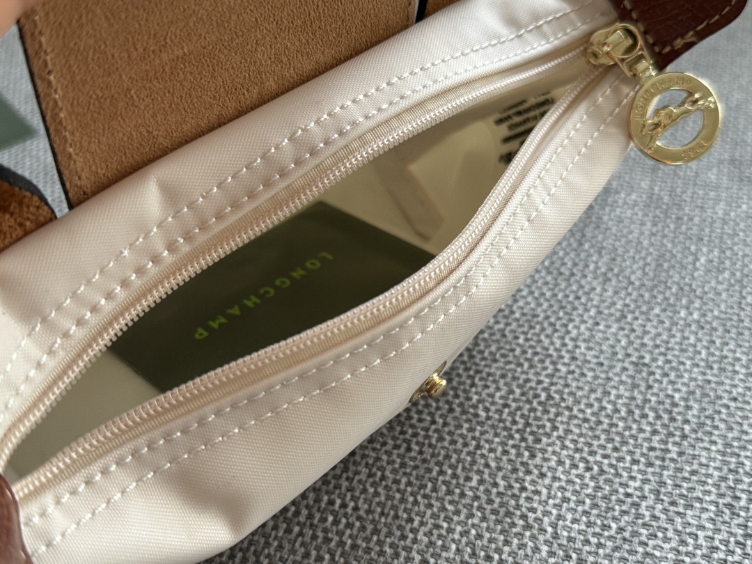 $28.99-Longchamp-X5463 gallery