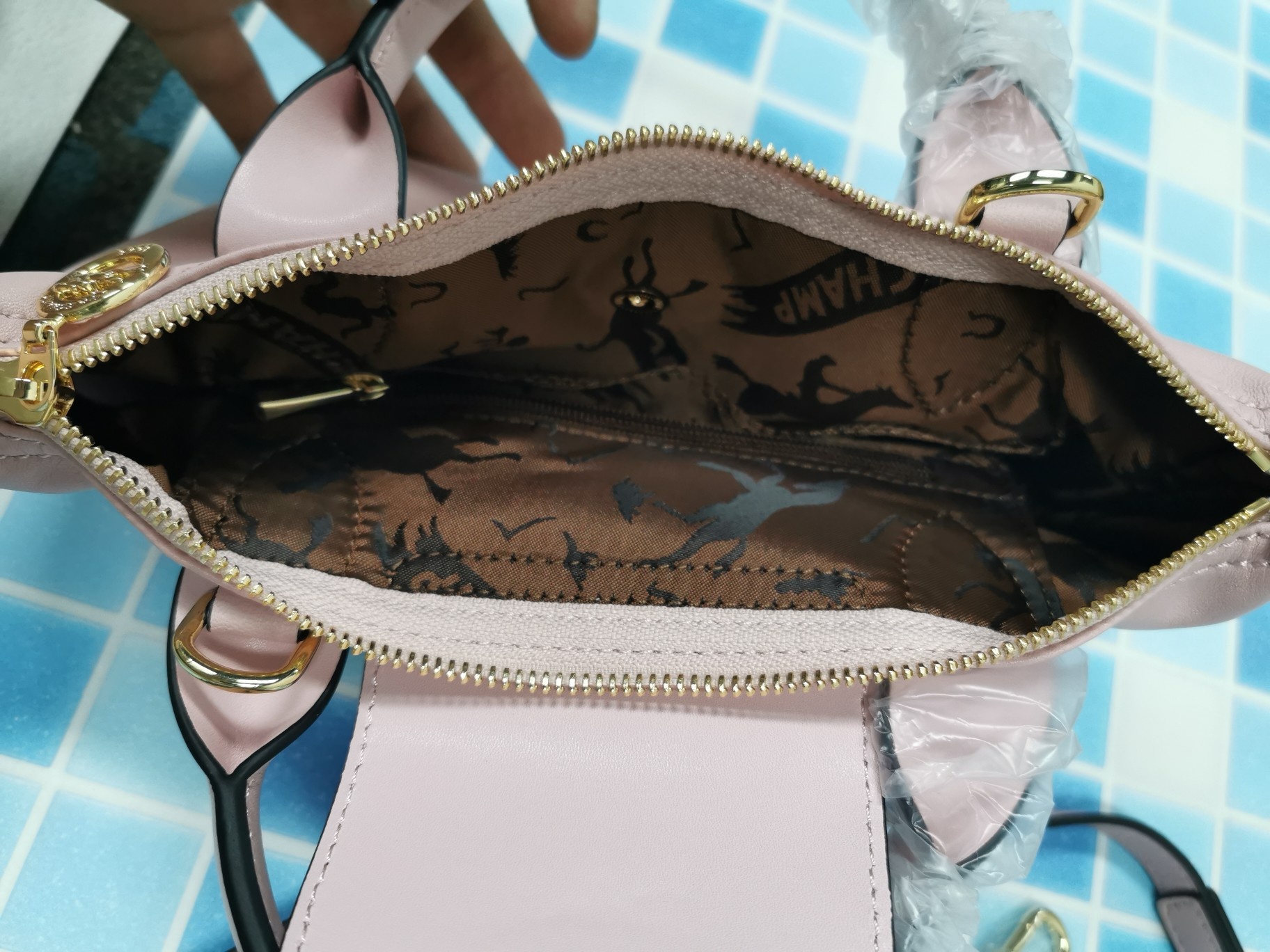 $28.99-Longchamp-X5515 gallery