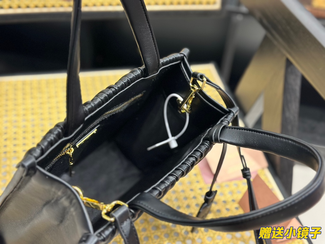 $28.99-MIUMIU-X5668 gallery
